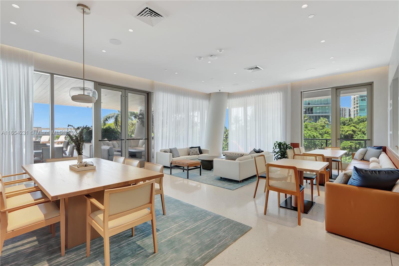 2655 S Bayshore Dr # 405