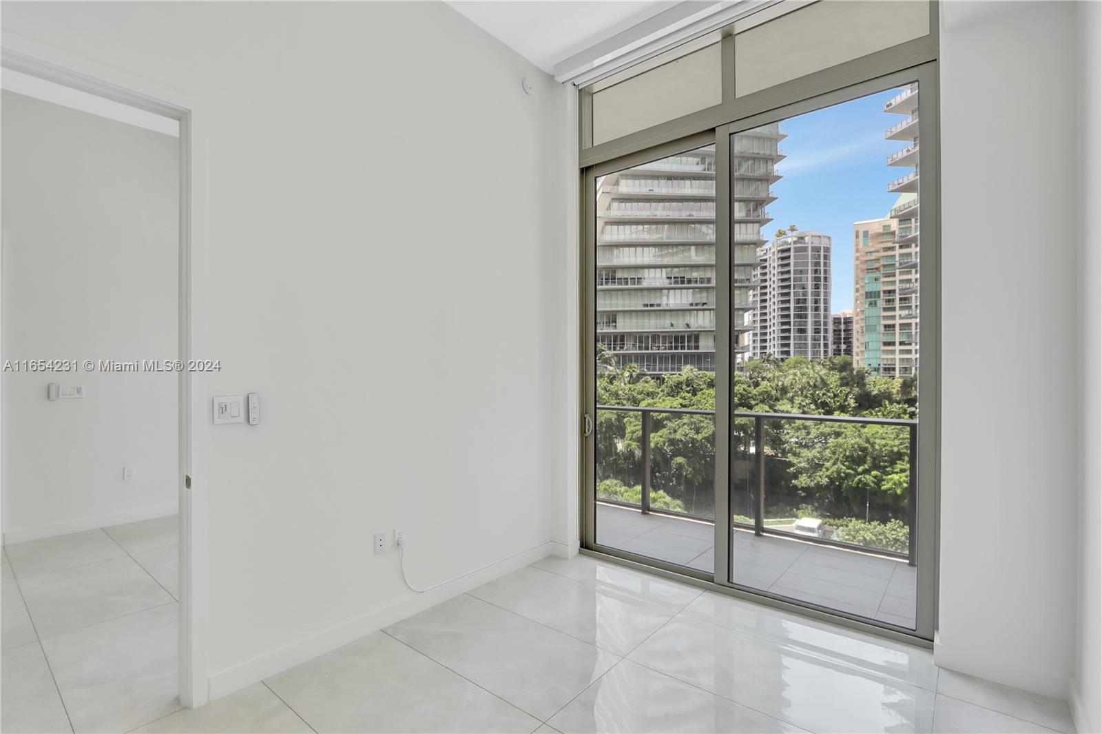 2655 S Bayshore Dr # 405