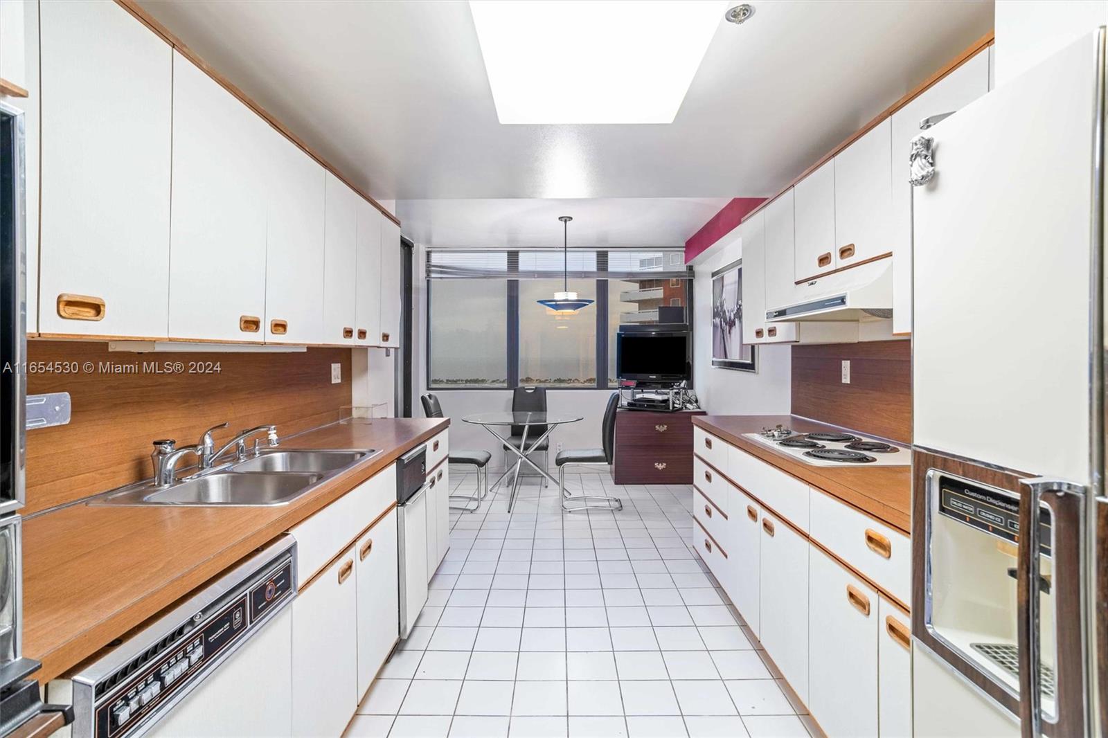 1581 Brickell Ave # 1804