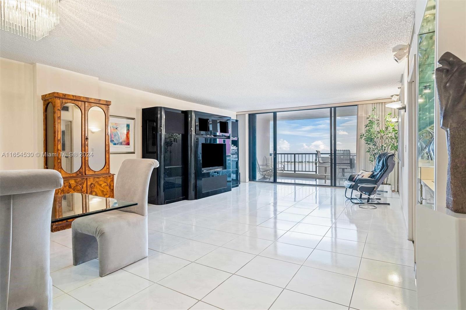 1581 Brickell Ave # 1804