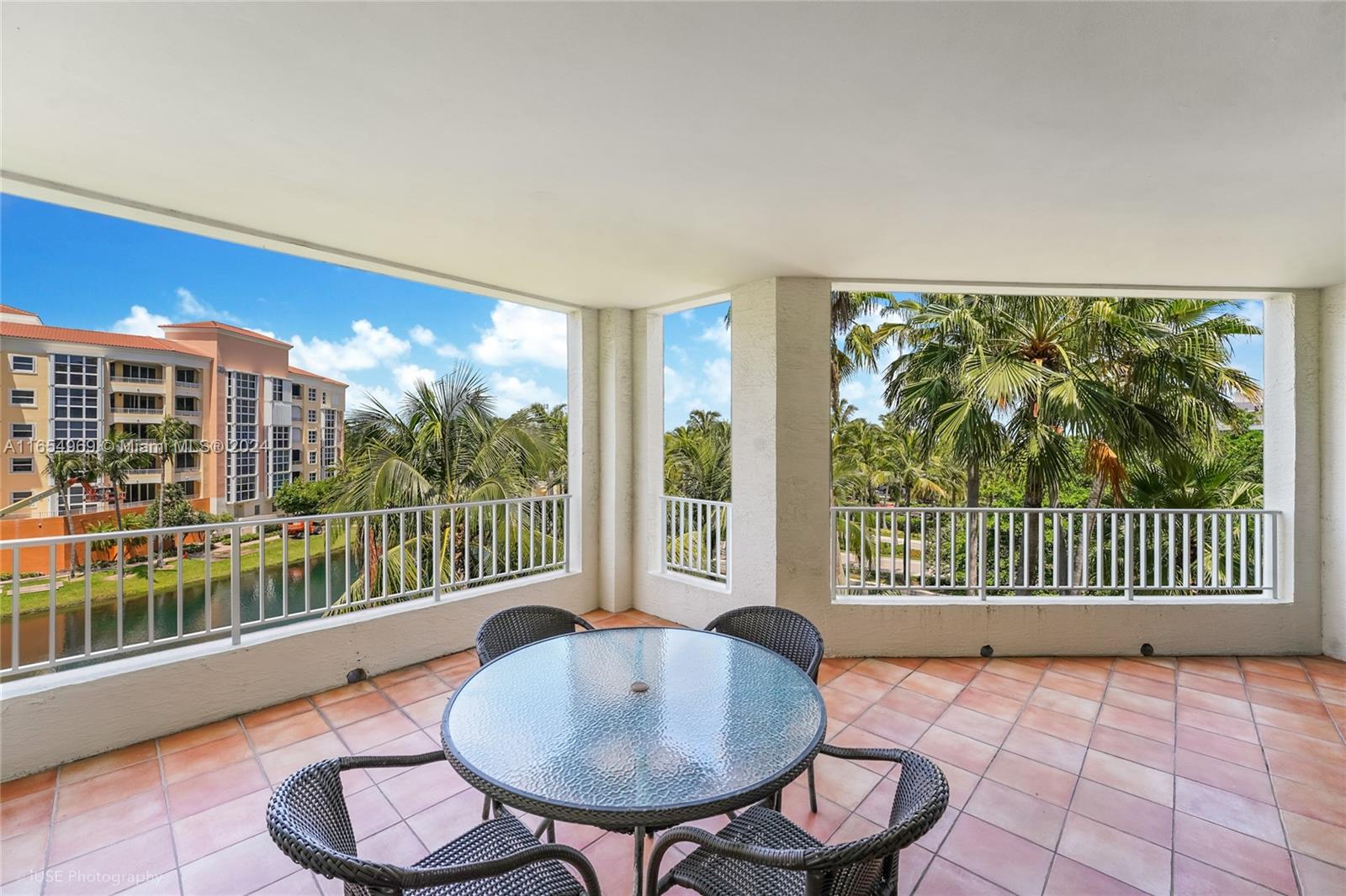 705 Crandon Blvd # 405