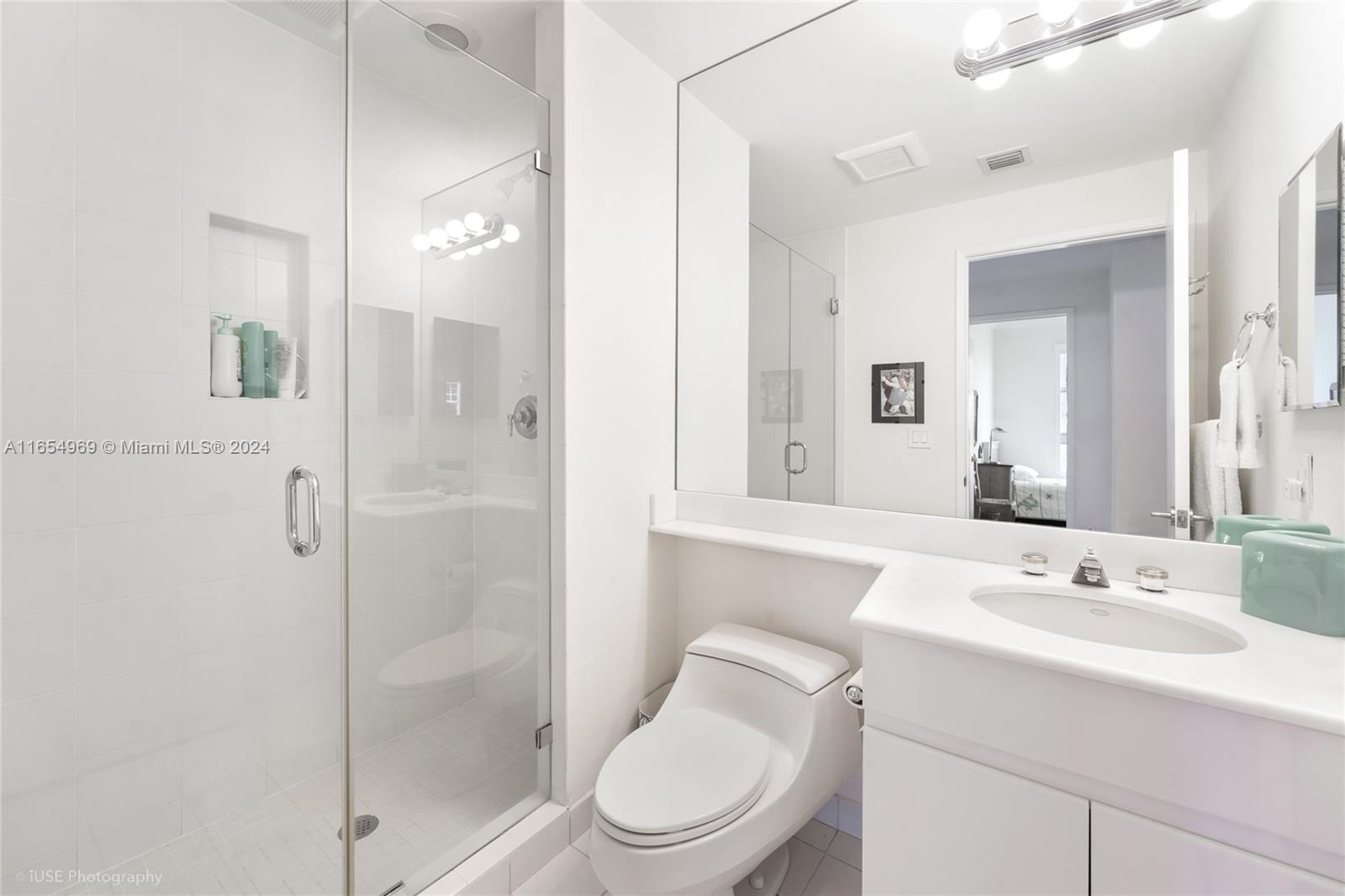 705 Crandon Blvd # 405