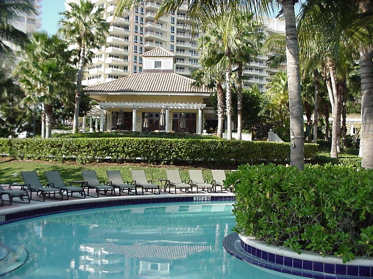 705 Crandon Blvd # 405