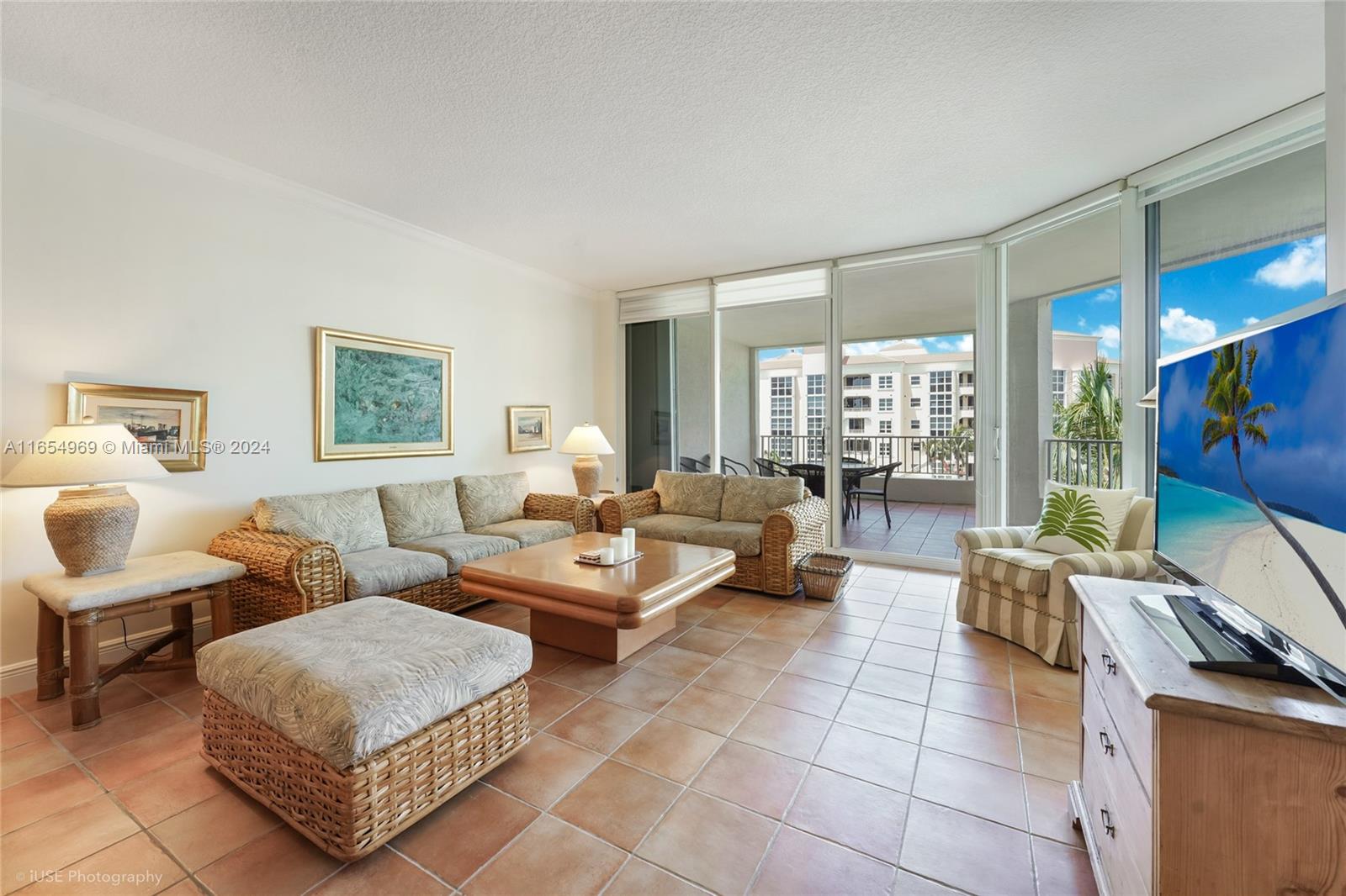 705 Crandon Blvd # 405