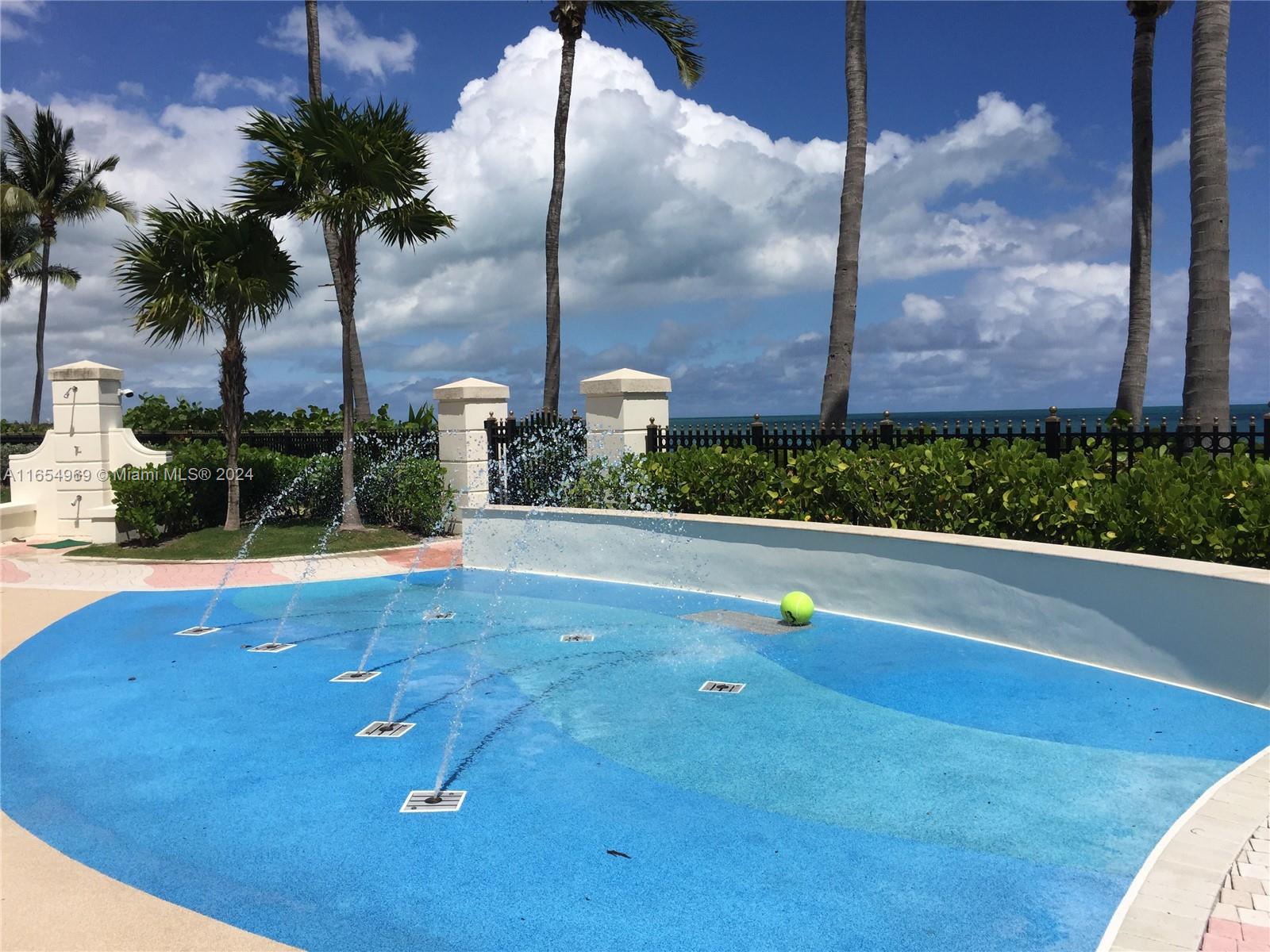 705 Crandon Blvd # 405