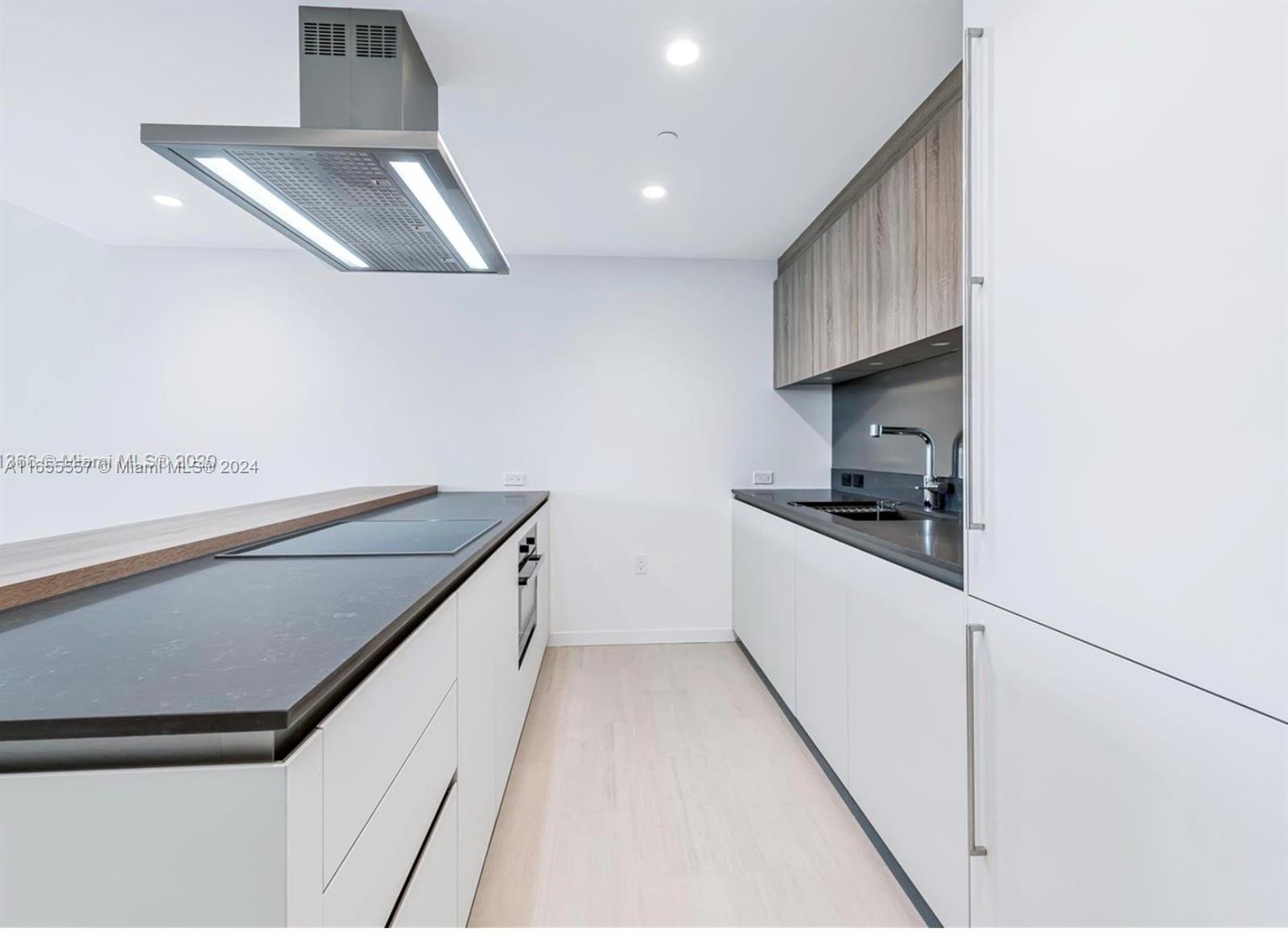 1000 Brickell Plz # 3608