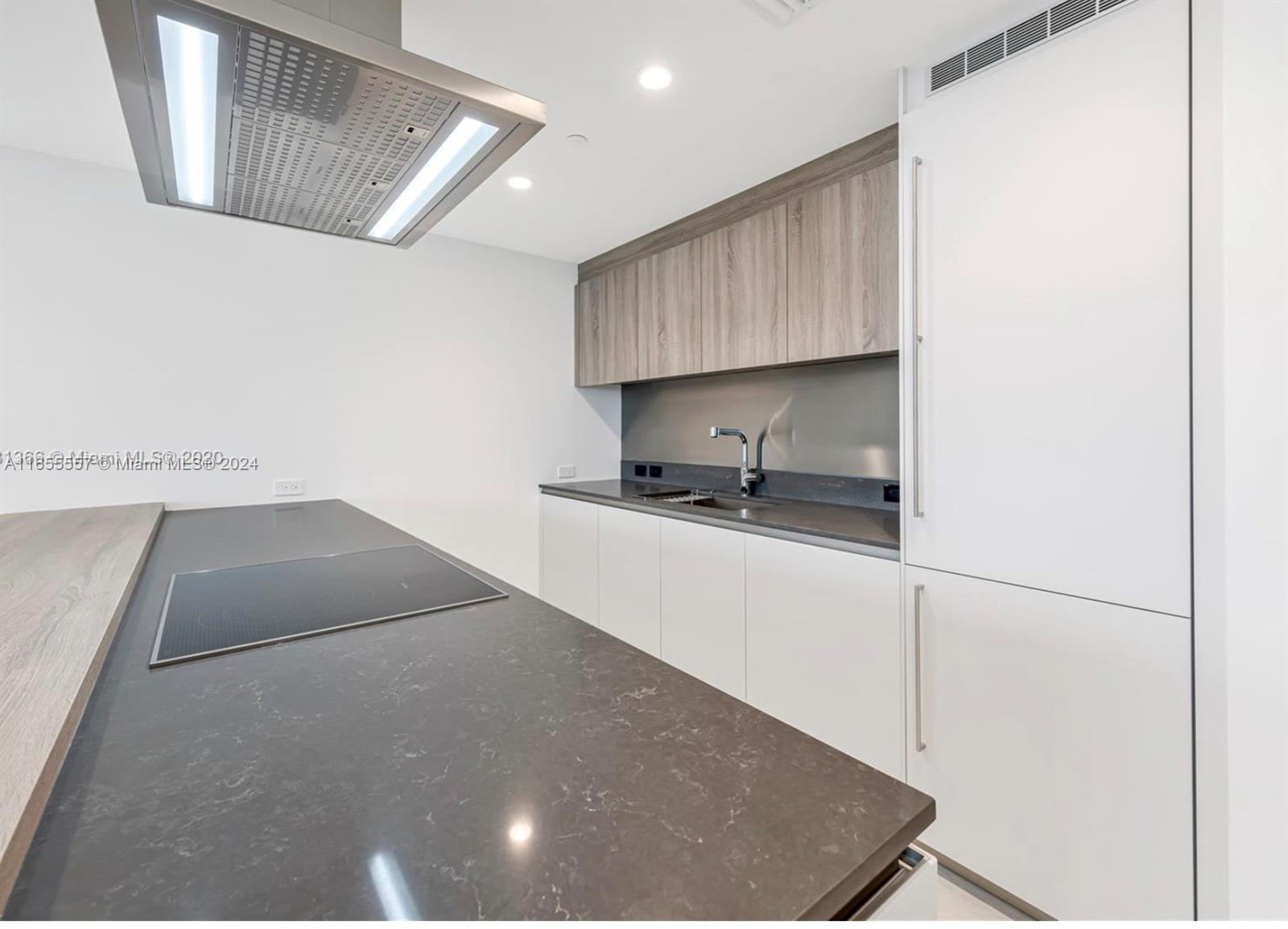 1000 Brickell Plz # 3608