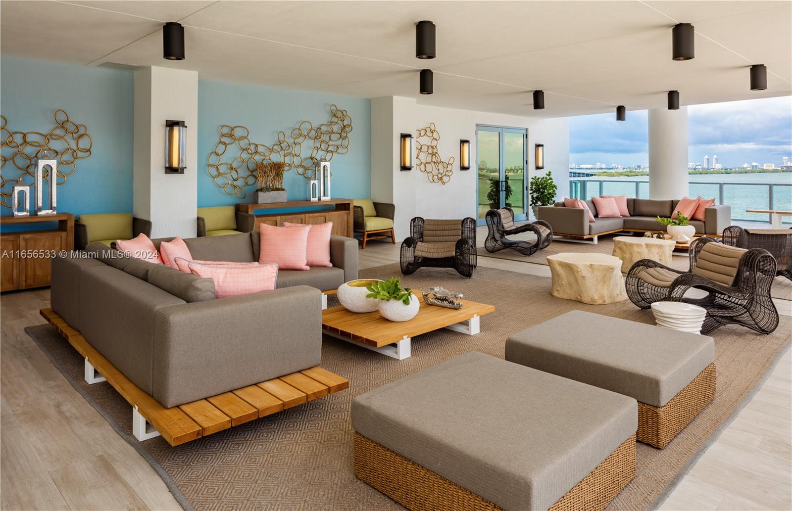 2900 NE 7th Ave # 2904