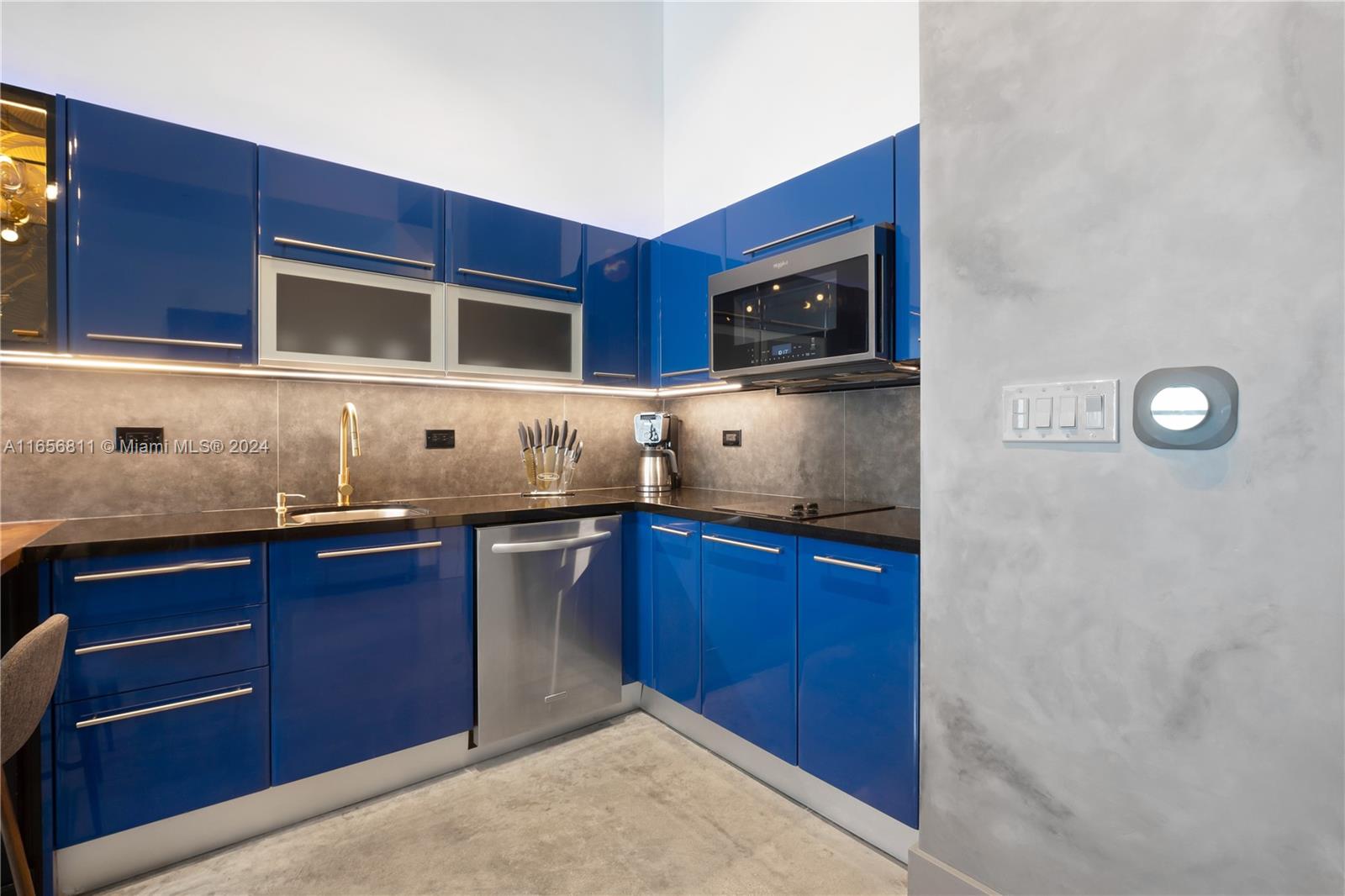 253 NE 2nd St # 314