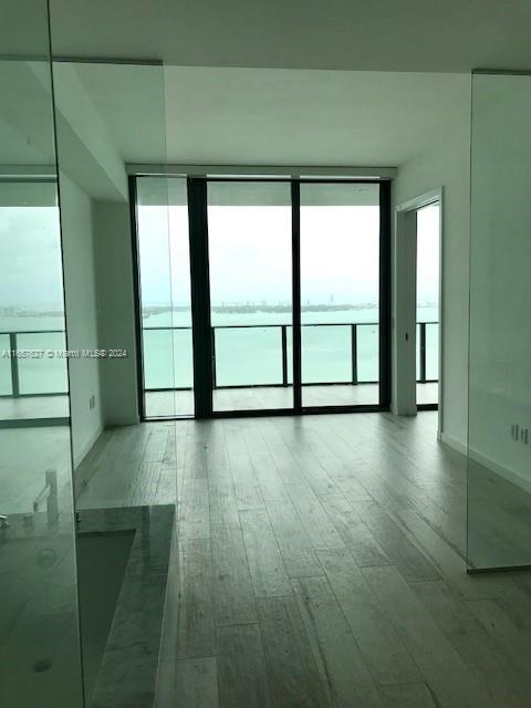 480 NE 31st St # 3705