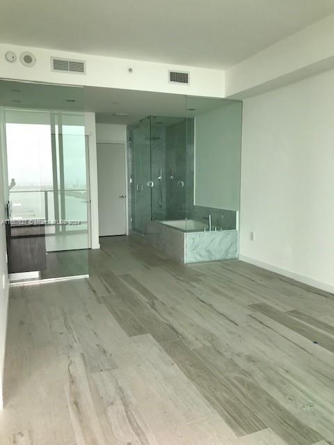 480 NE 31st St # 3705