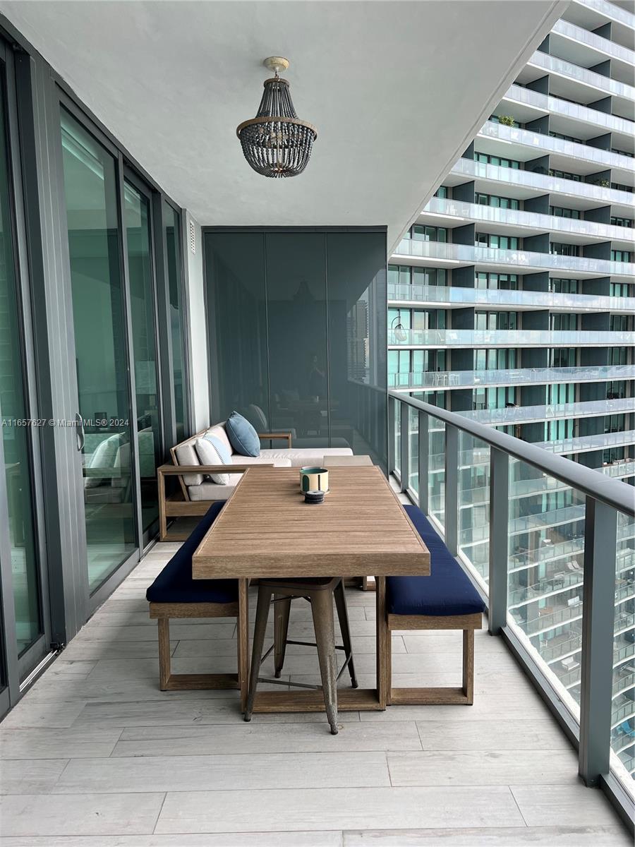 480 NE 31st St # 3705