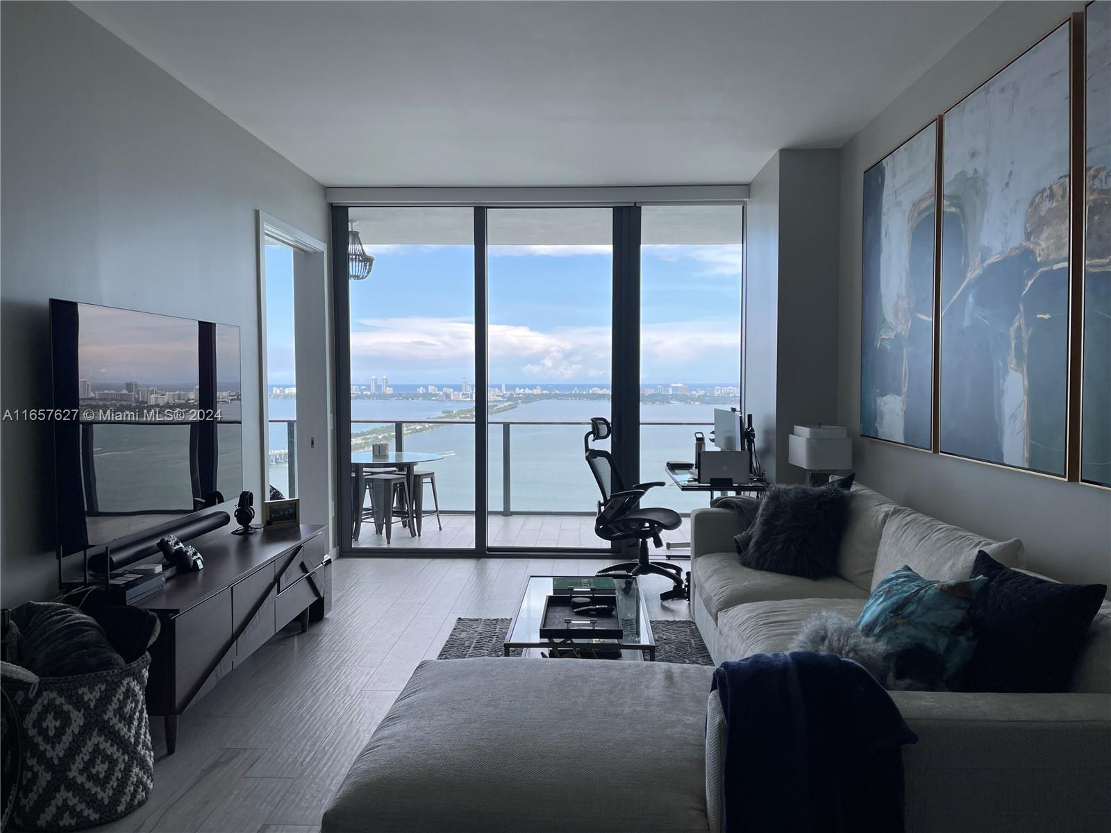 480 NE 31st St # 3705