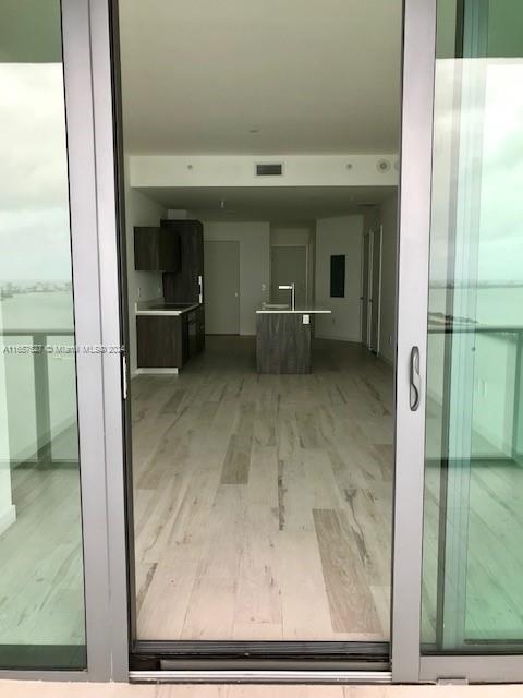 480 NE 31st St # 3705