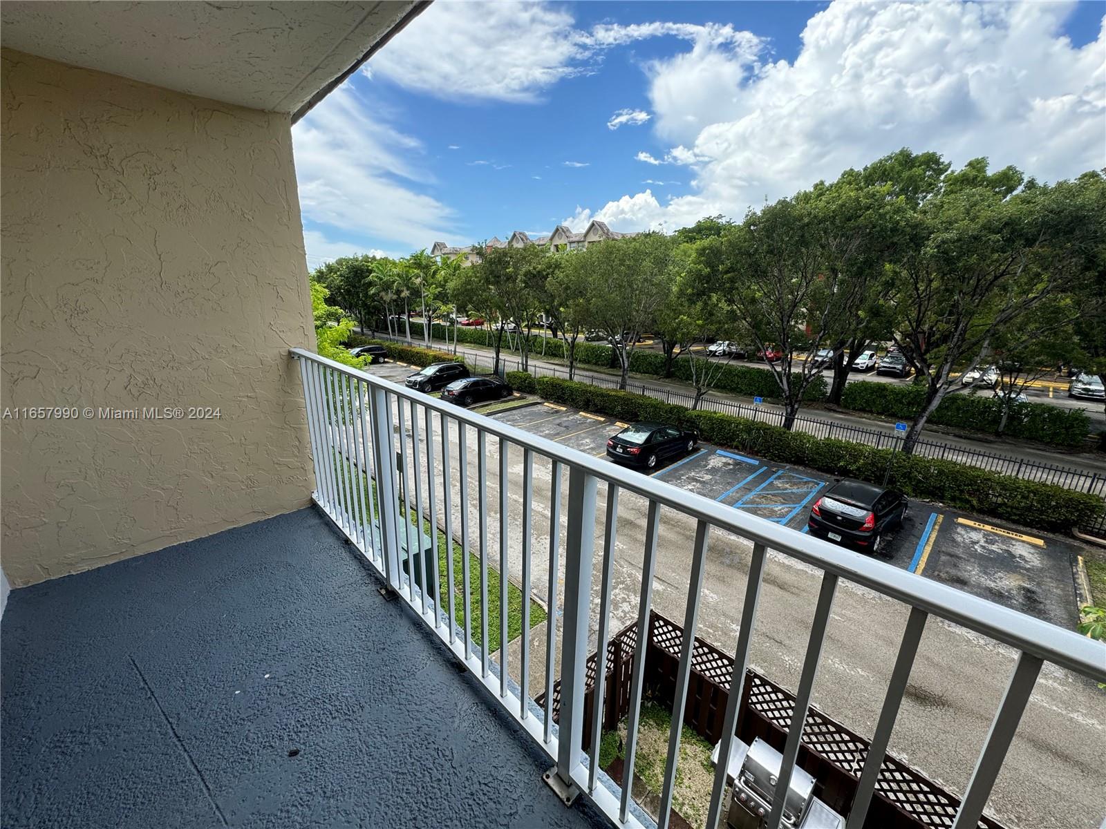 5201 Geneva Way # 308
