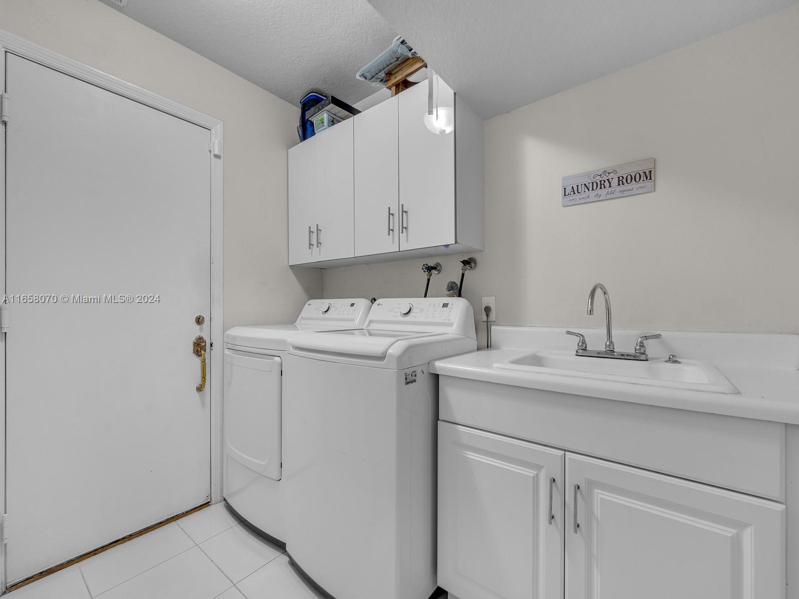 10315 NW 56th Ter