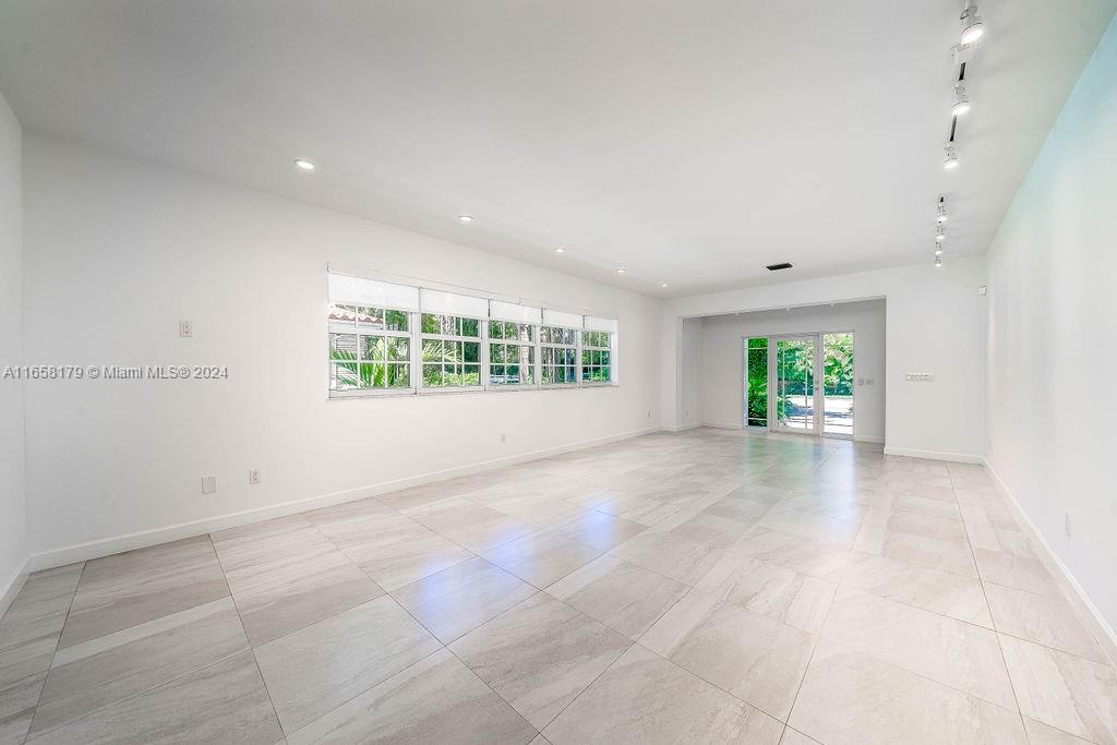 4444 Ingraham Hwy
