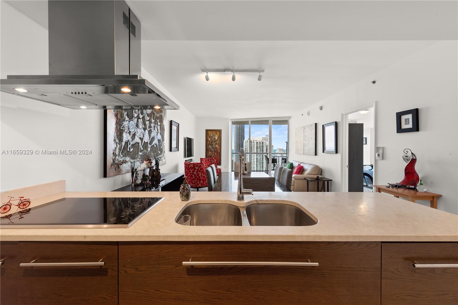 495 Brickell Ave # 5207