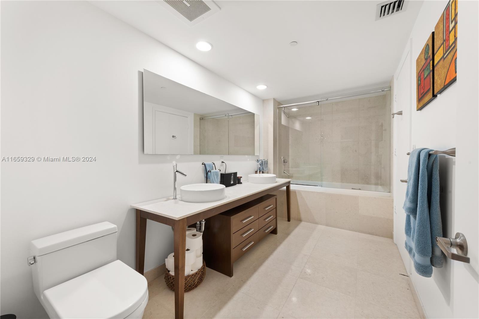 495 Brickell Ave # 5207