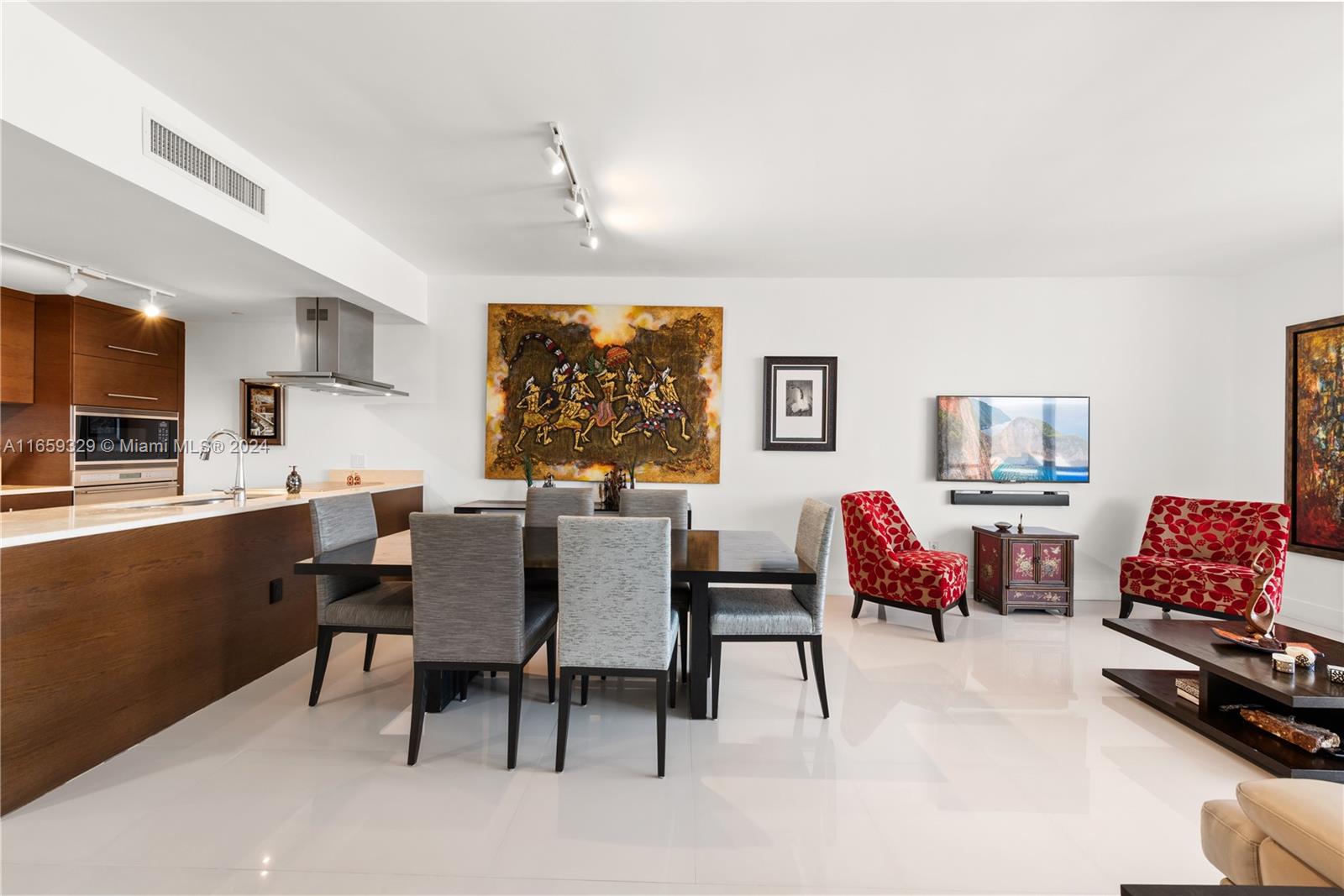 495 Brickell Ave # 5207