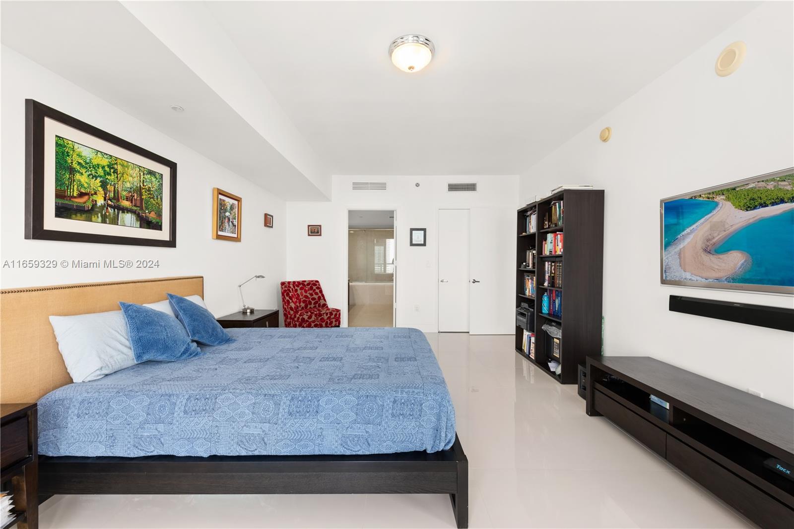 495 Brickell Ave # 5207