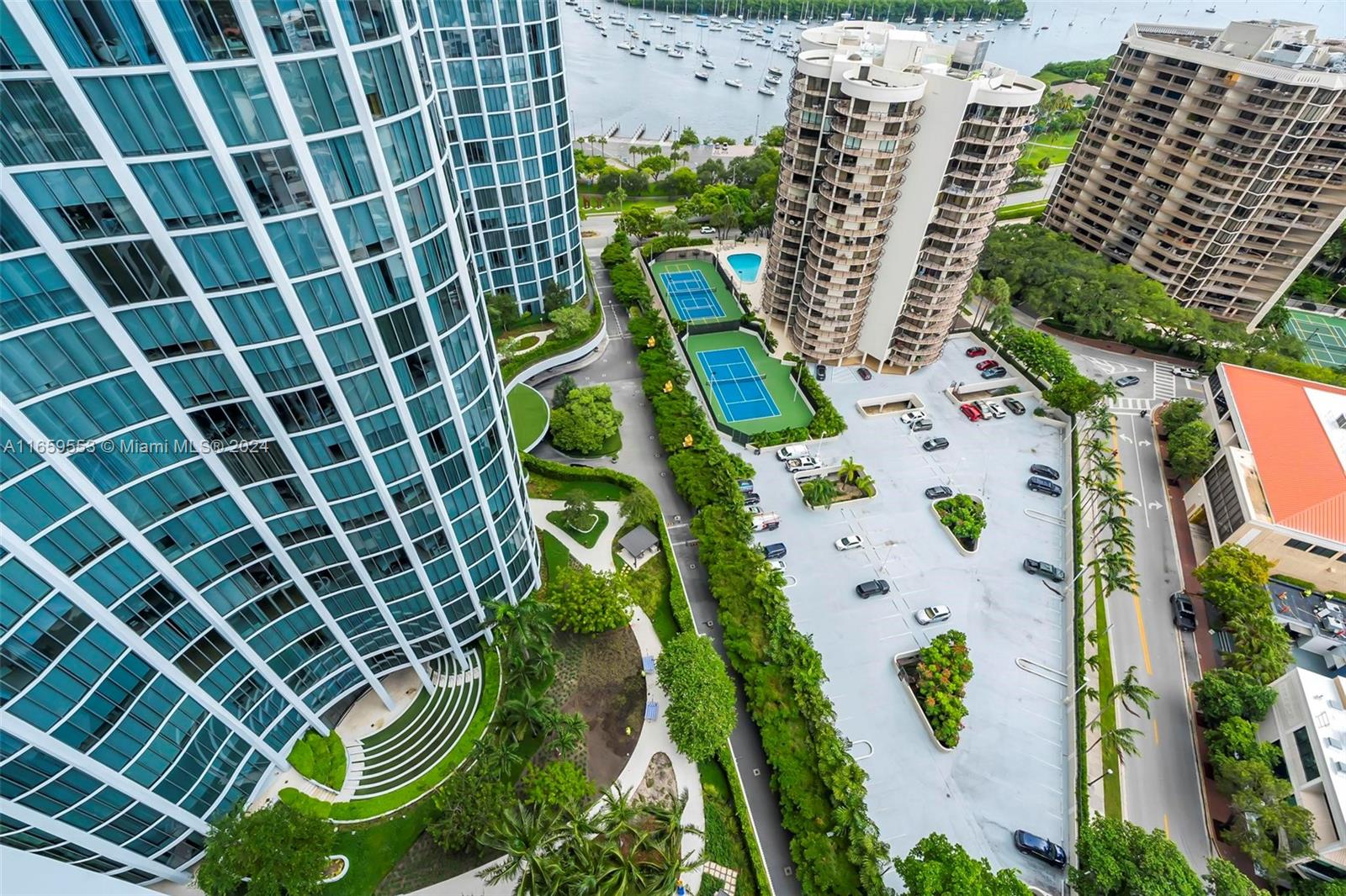 2831 S Bayshore Dr # 402