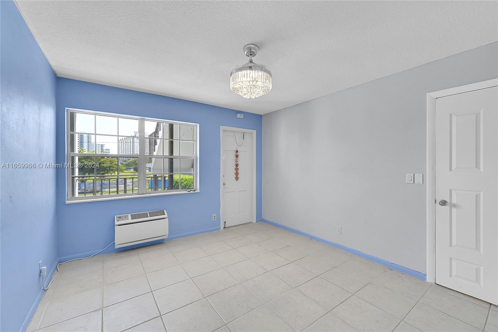 701 S Riverside Dr # 202