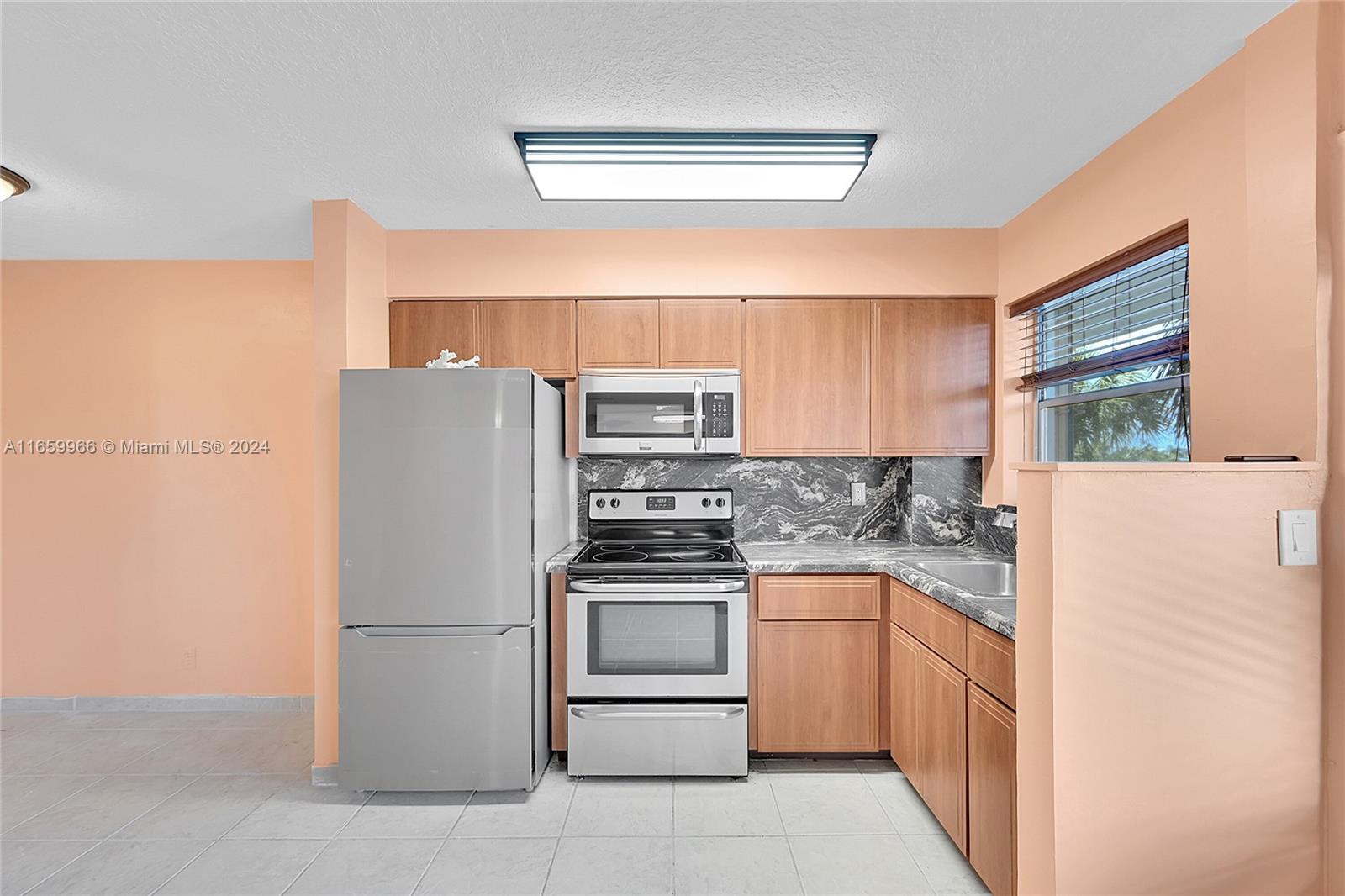 701 S Riverside Dr # 202