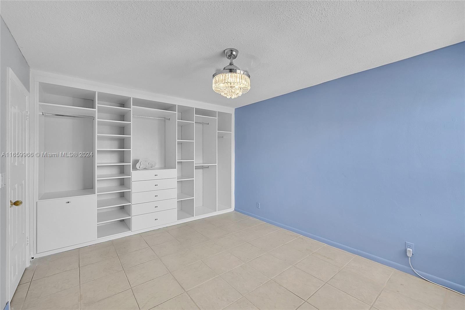 701 S Riverside Dr # 202