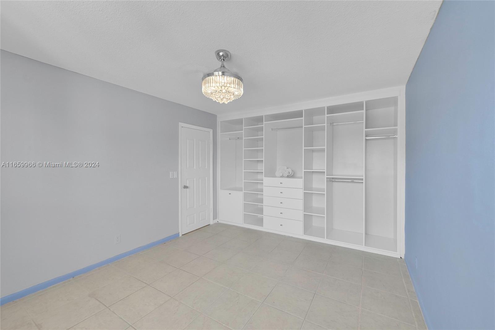 701 S Riverside Dr # 202