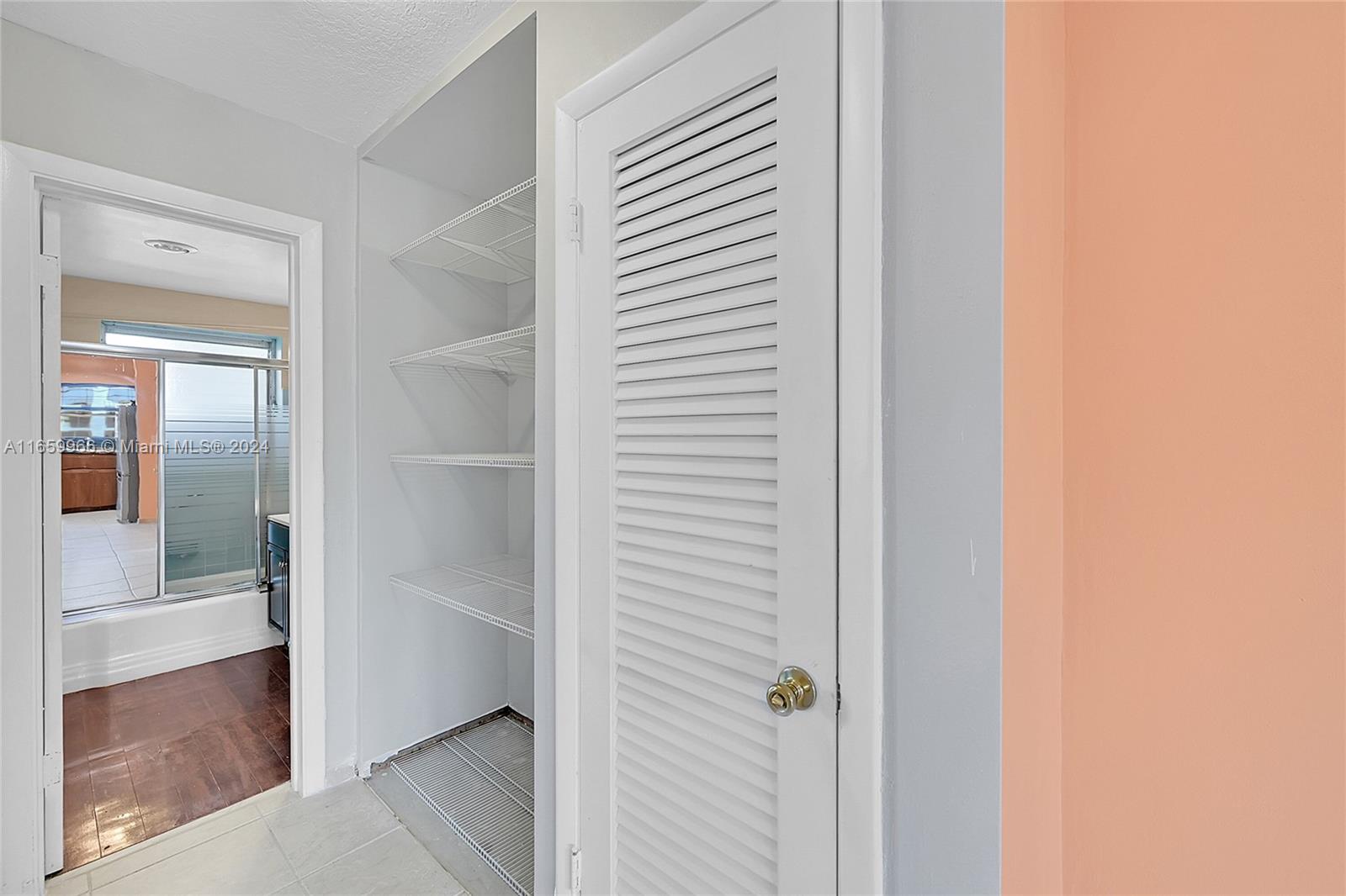 701 S Riverside Dr # 202