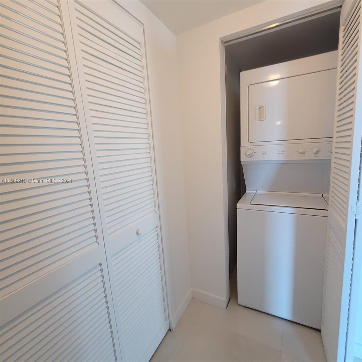 41 SE 5th St # 1201