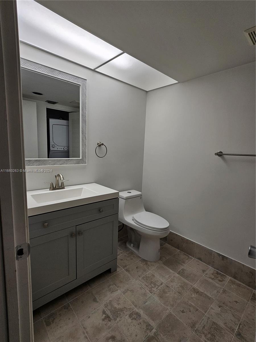 1200 SW 125th Ave # 302L