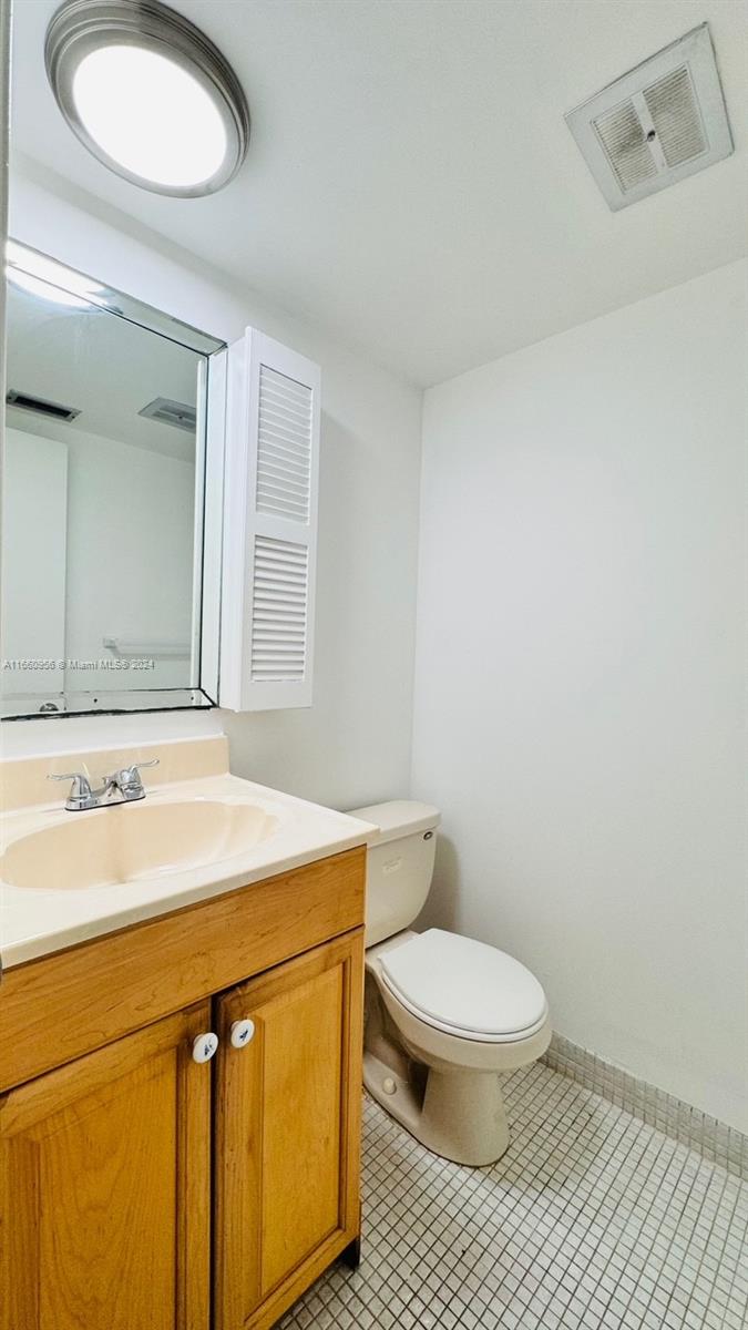 7787 SW 86th St # 104 Unit: E-104