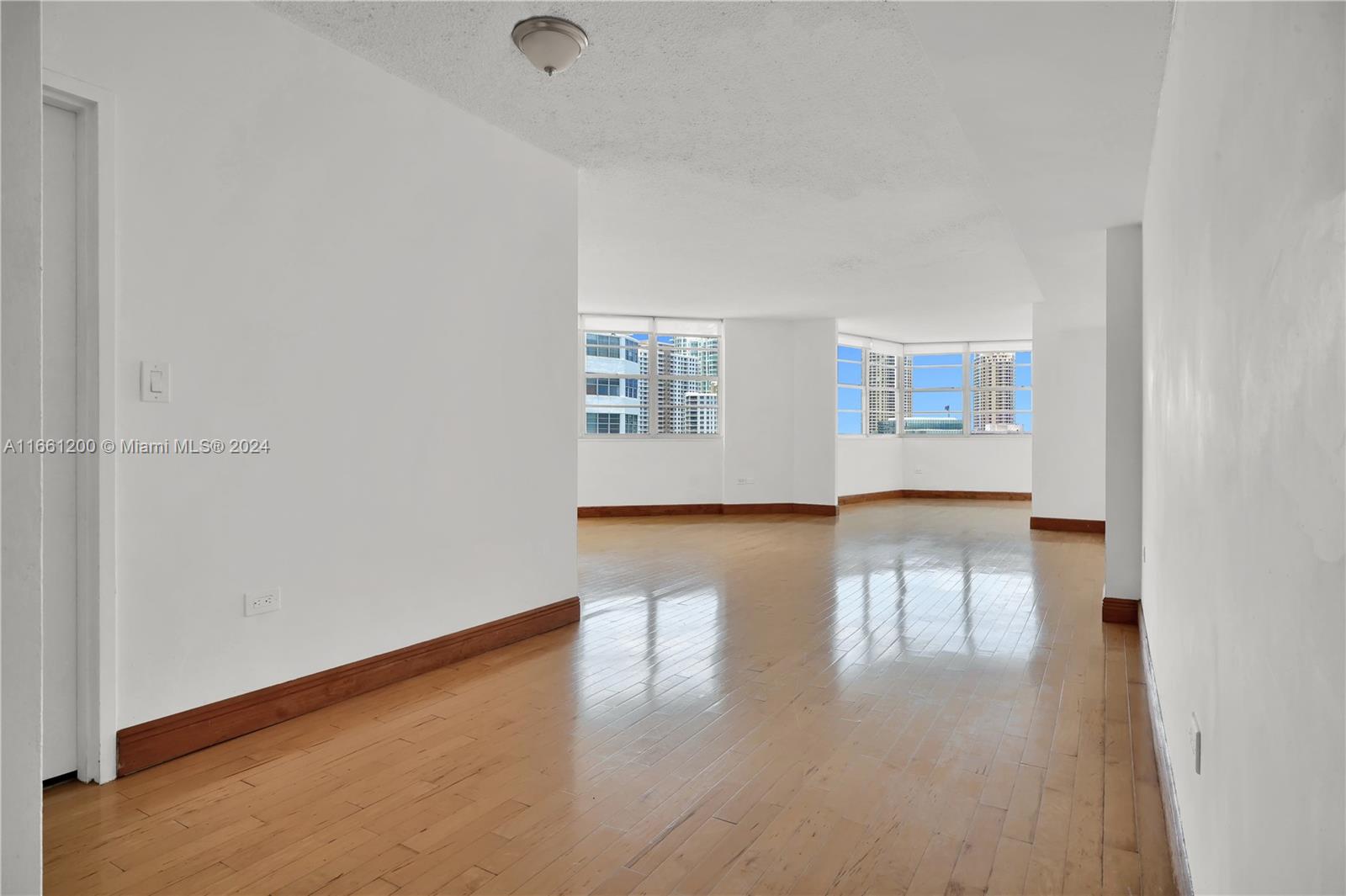 905 Brickell Bay Dr # 1831