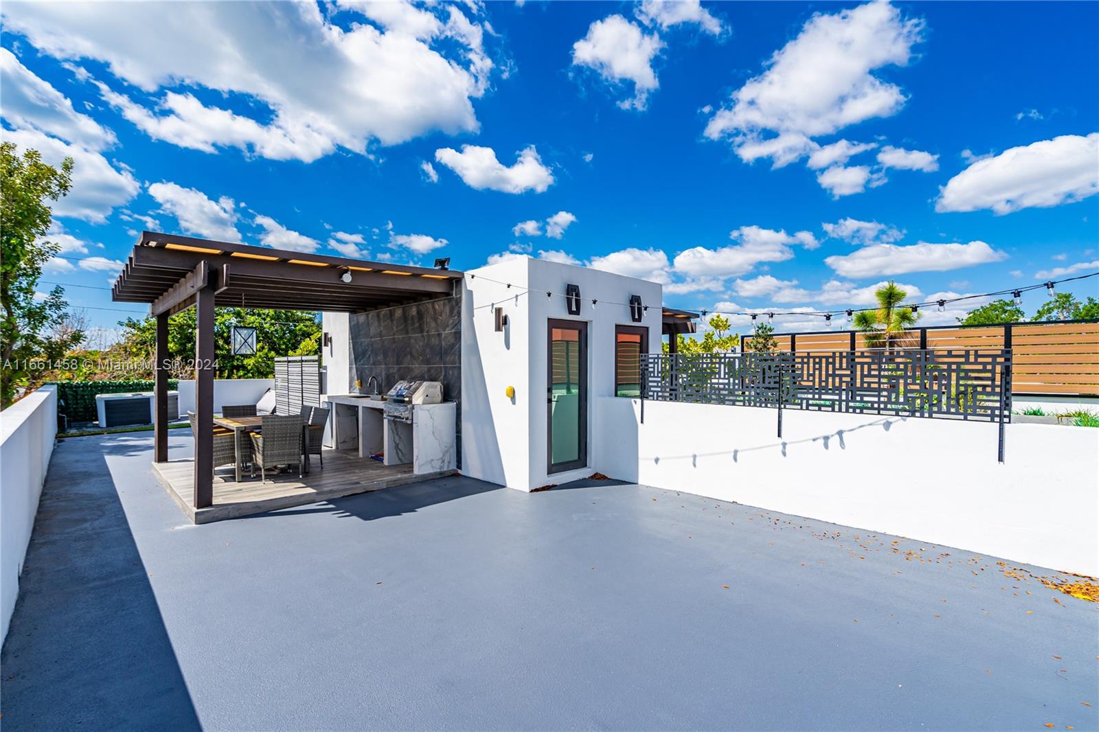 1369 SW 22nd Ter