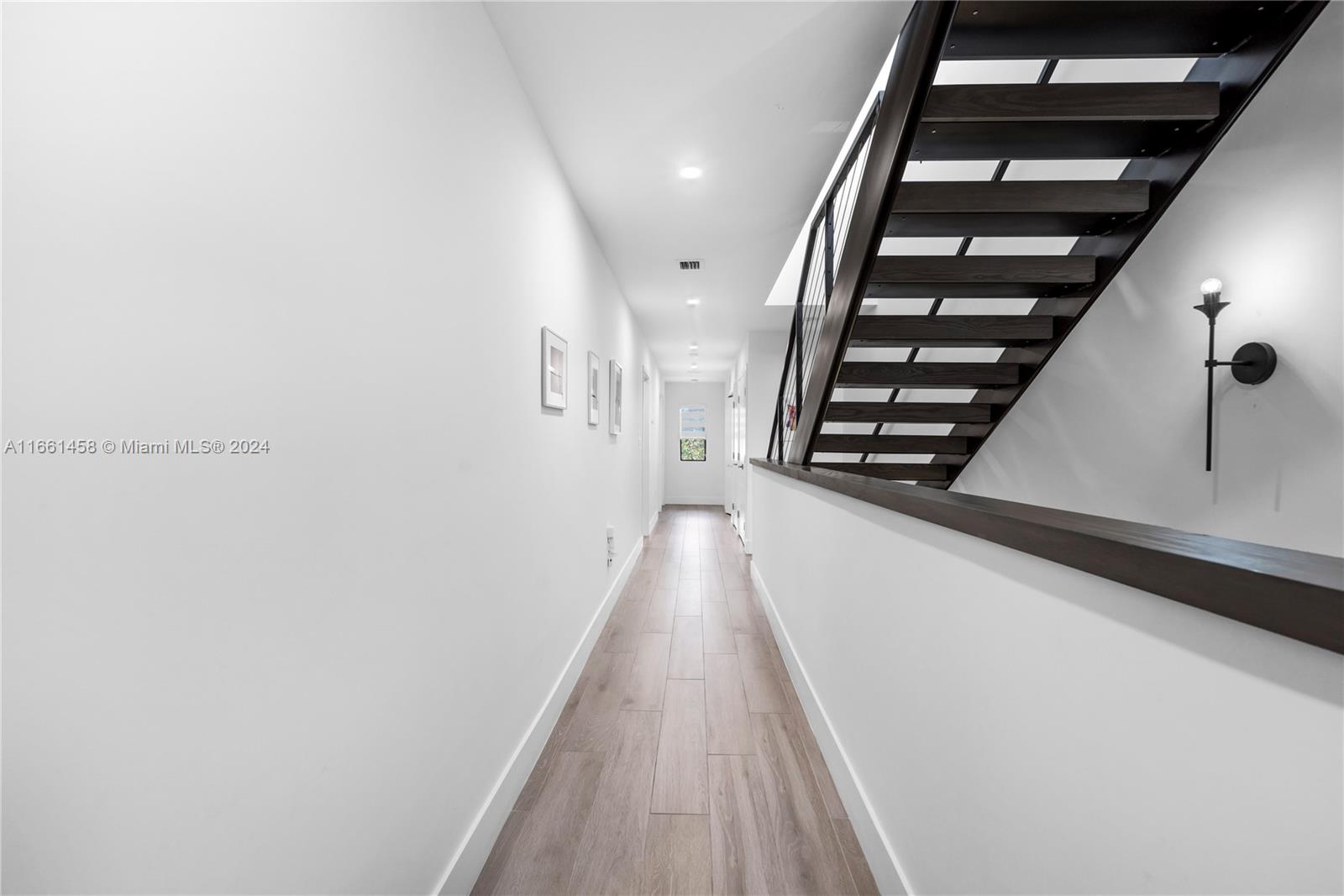 1369 SW 22nd Ter