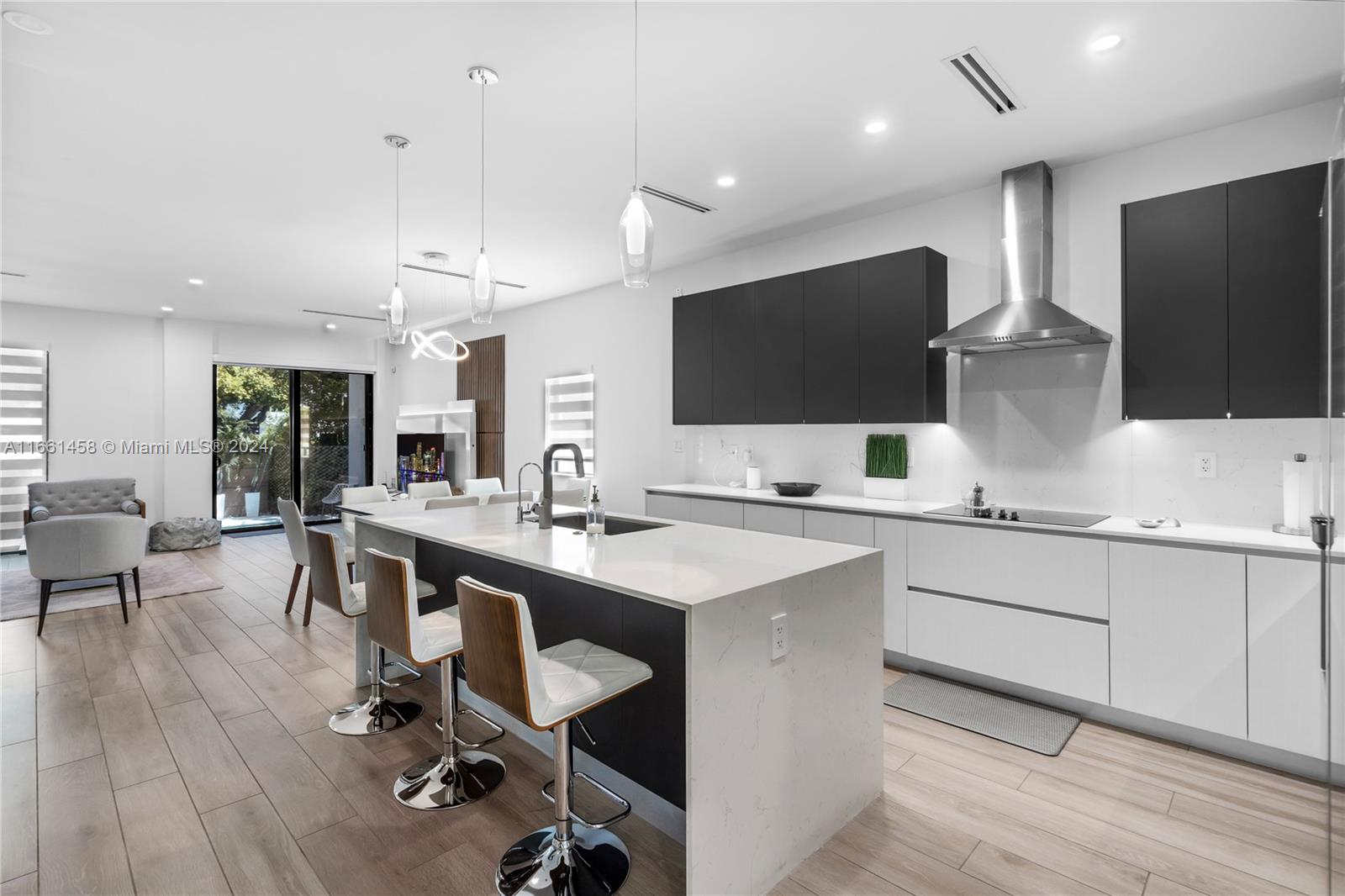 1369 SW 22nd Ter