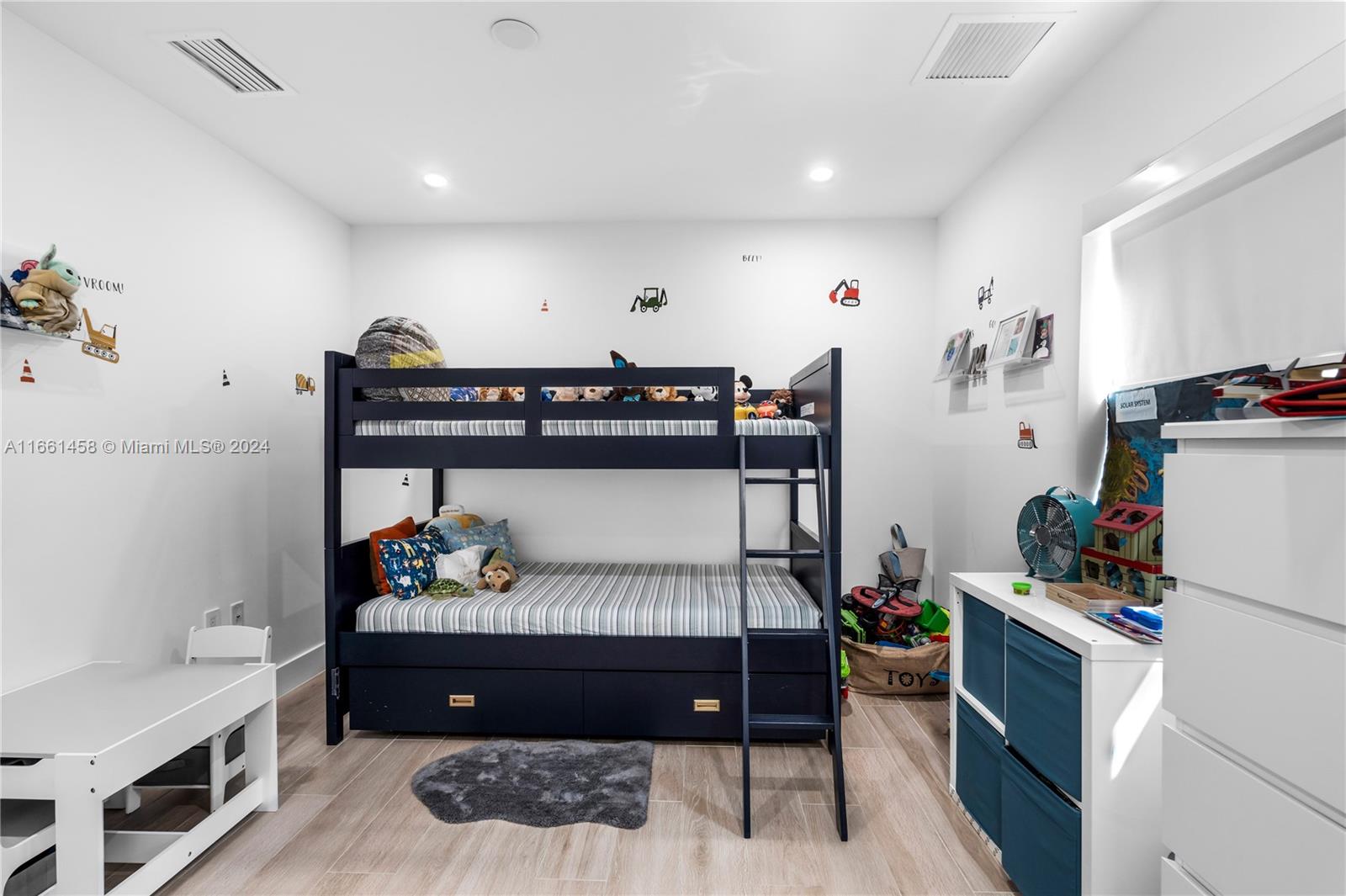 1369 SW 22nd Ter