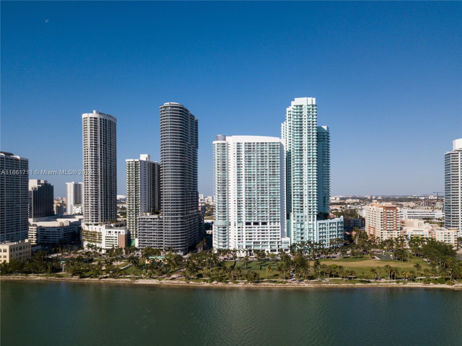 1800 N Bayshore Dr # 2201