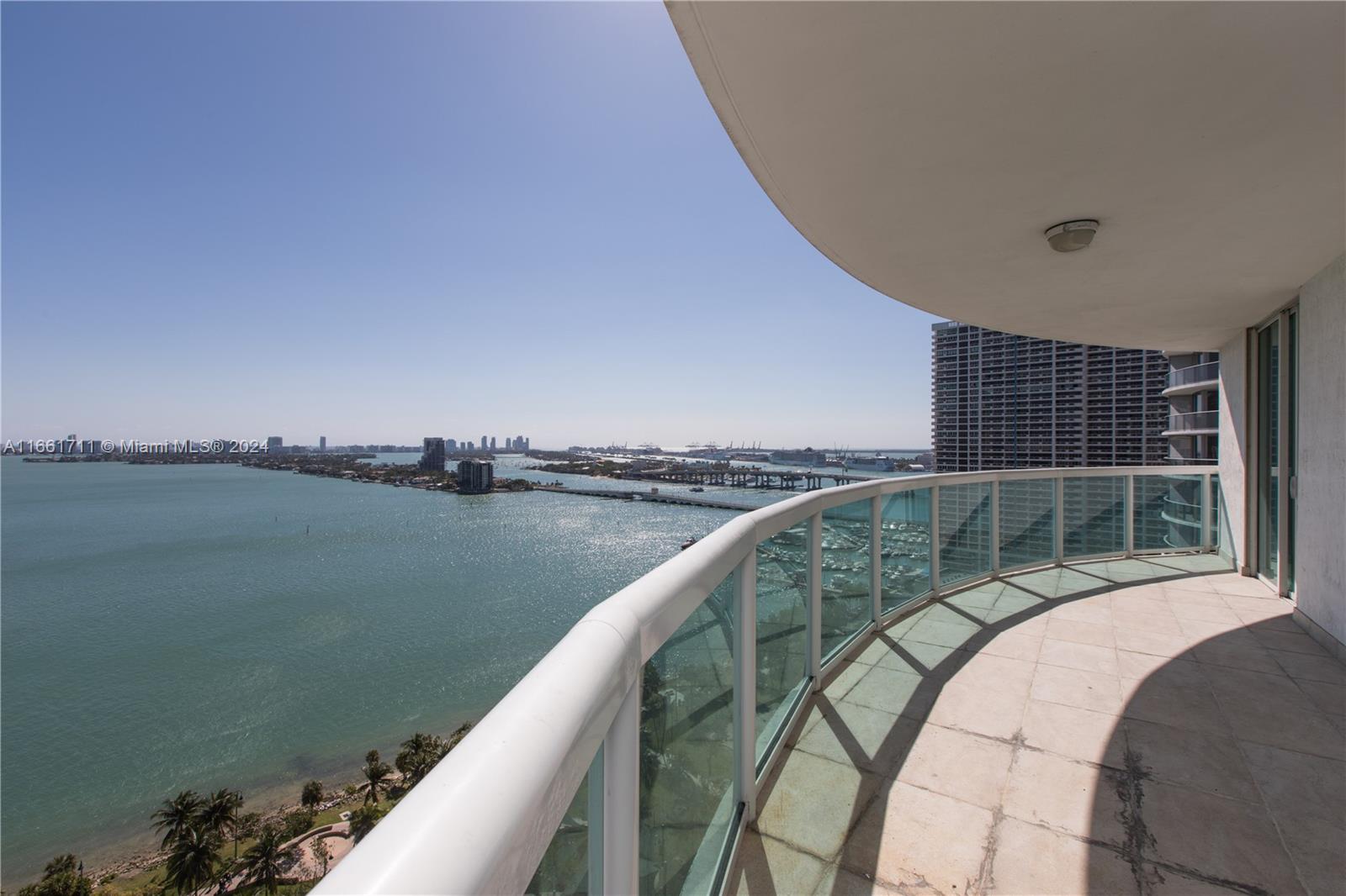 1800 N Bayshore Dr # 2201