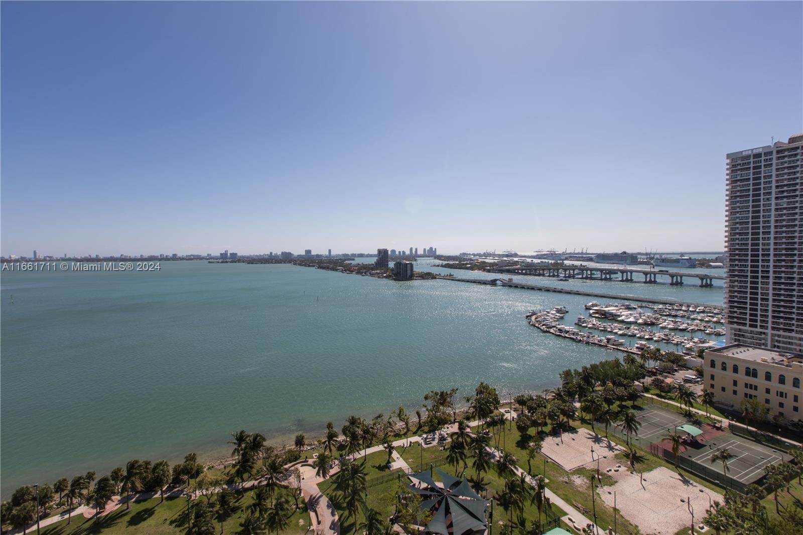 1800 N Bayshore Dr # 2201