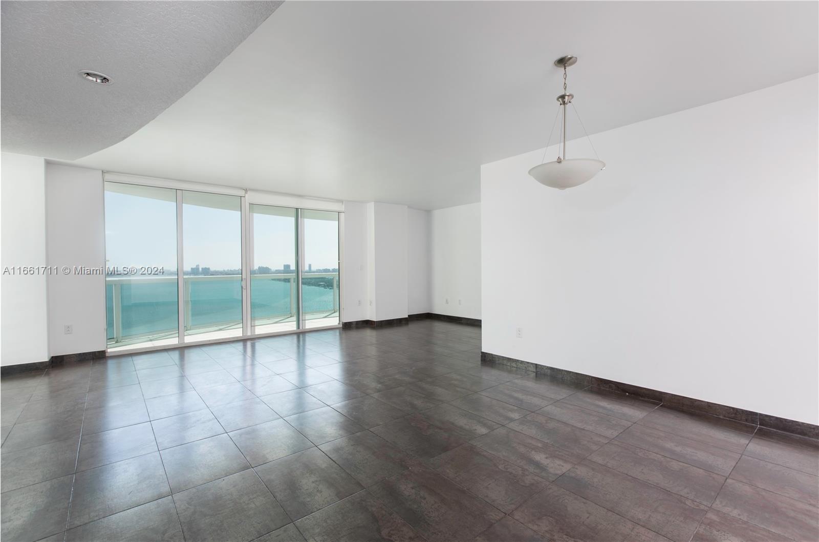 1800 N Bayshore Dr # 2201
