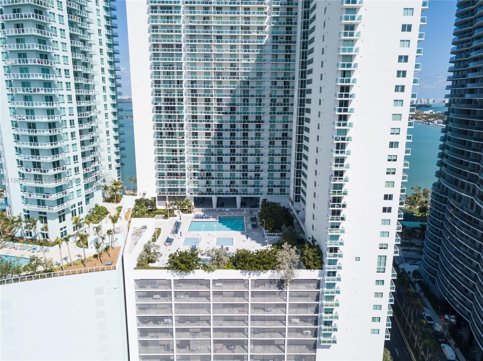 1800 N Bayshore Dr # 2201