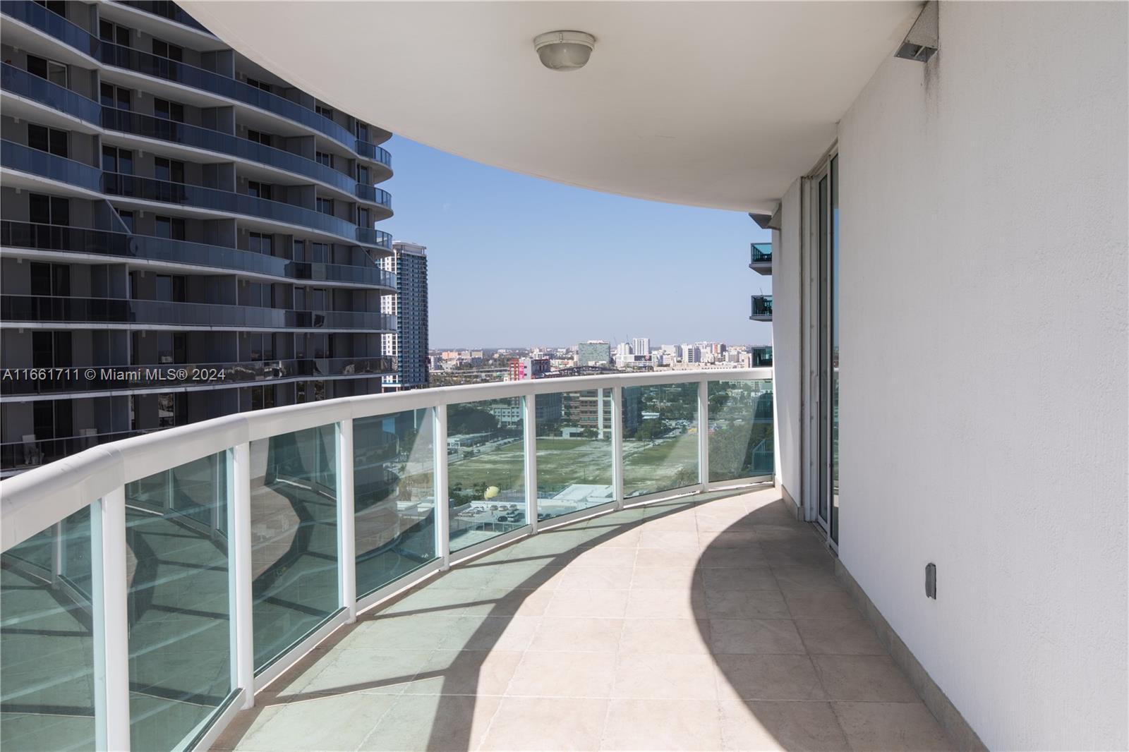 1800 N Bayshore Dr # 2201