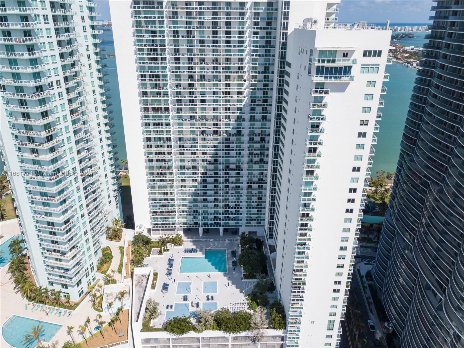 1800 N Bayshore Dr # 2201