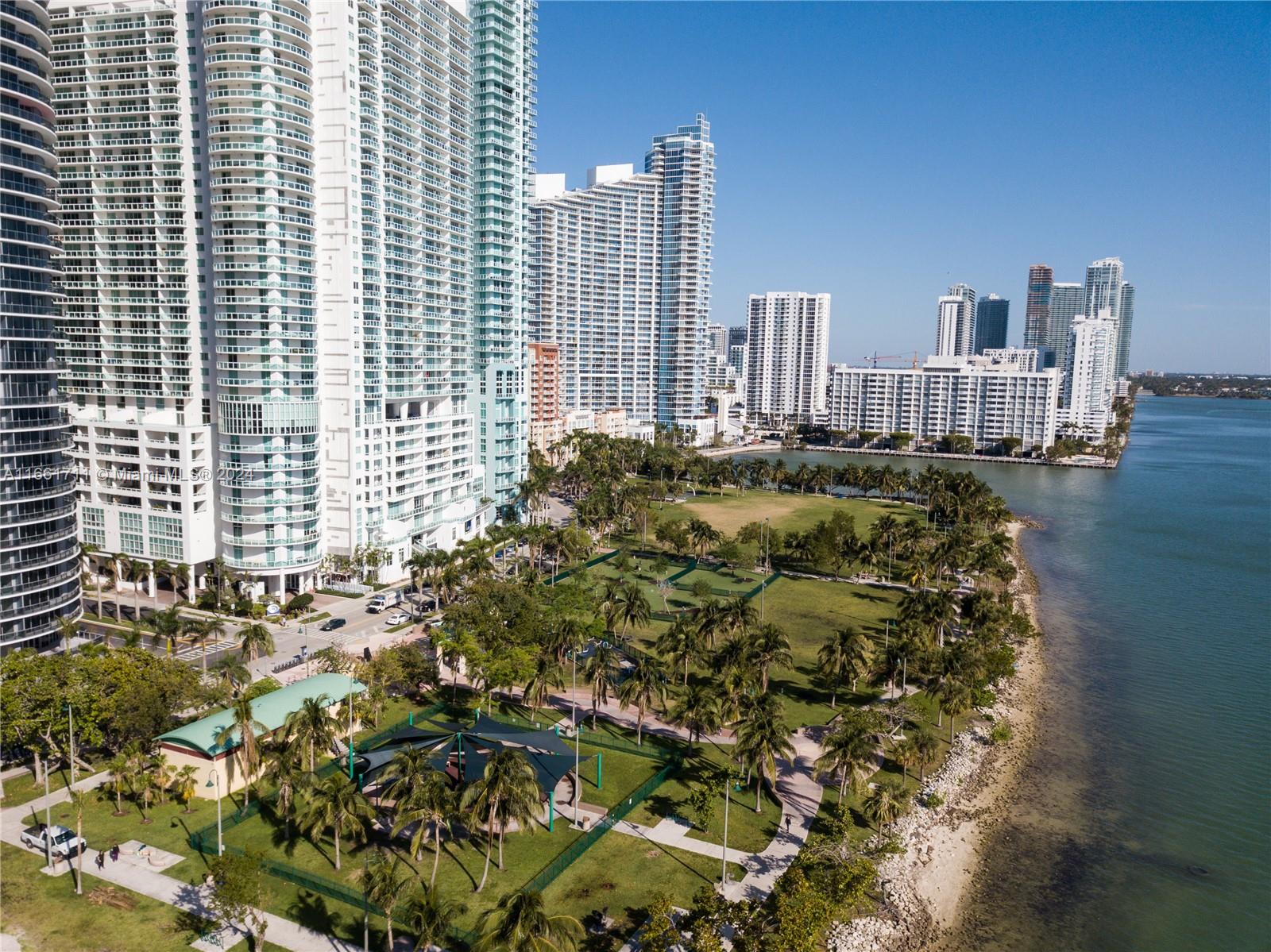 1800 N Bayshore Dr # 2201