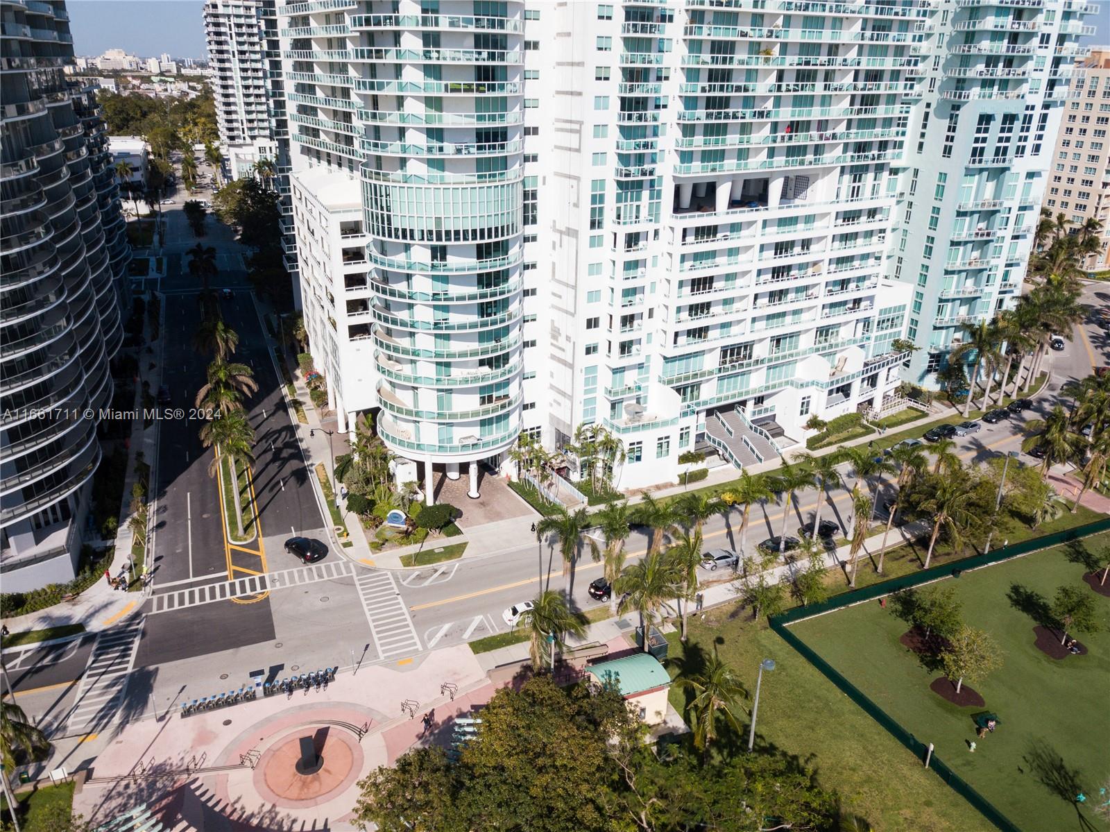 1800 N Bayshore Dr # 2201