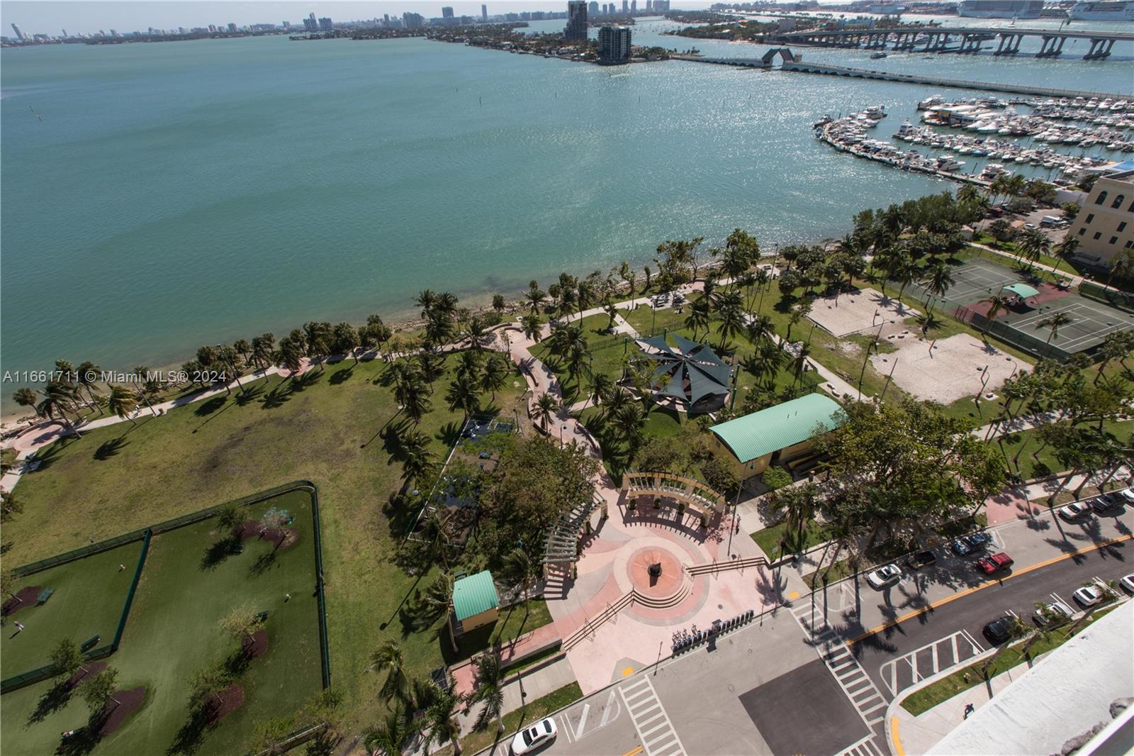 1800 N Bayshore Dr # 2201