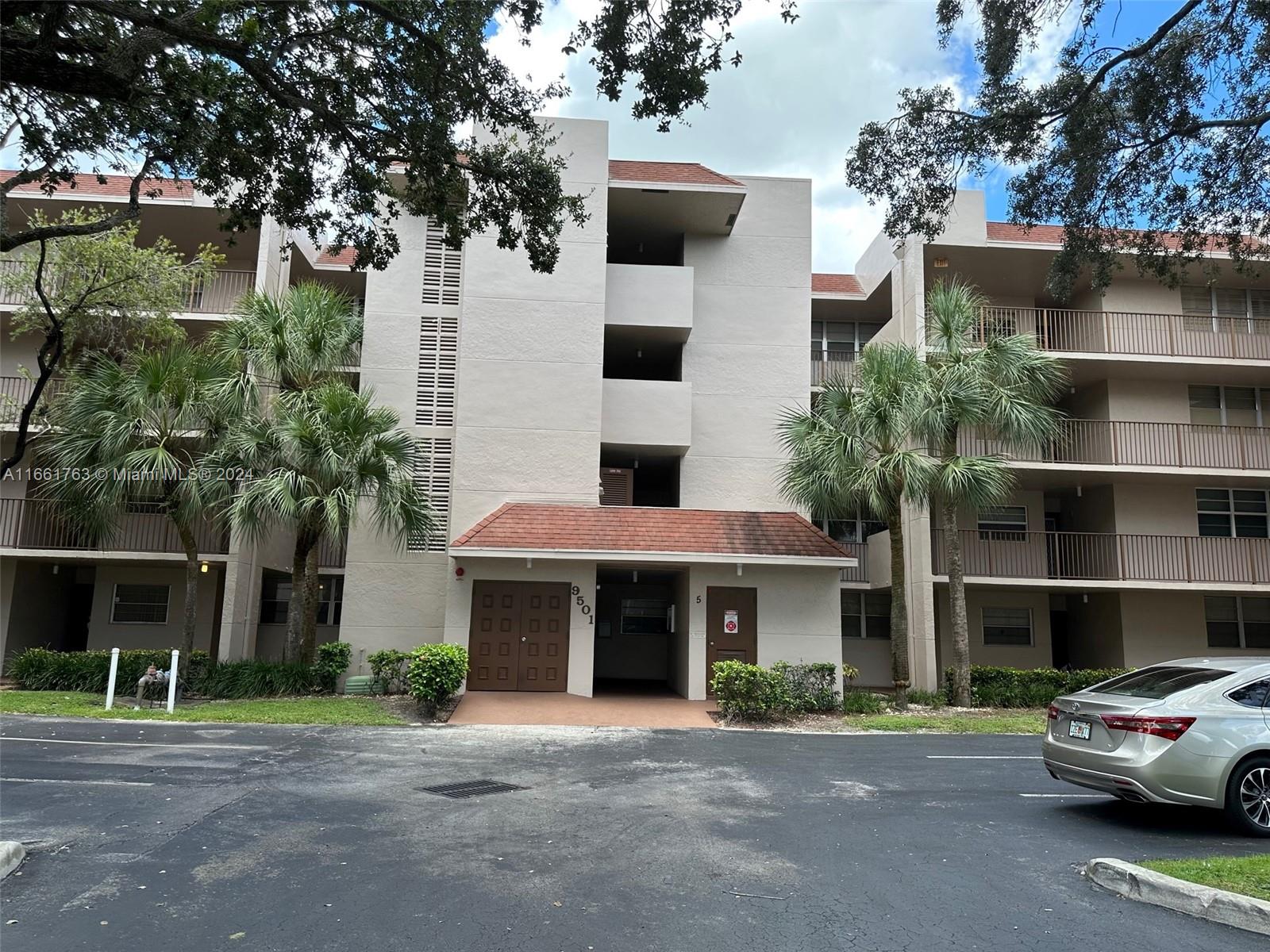 9501 Seagrape Dr # 203